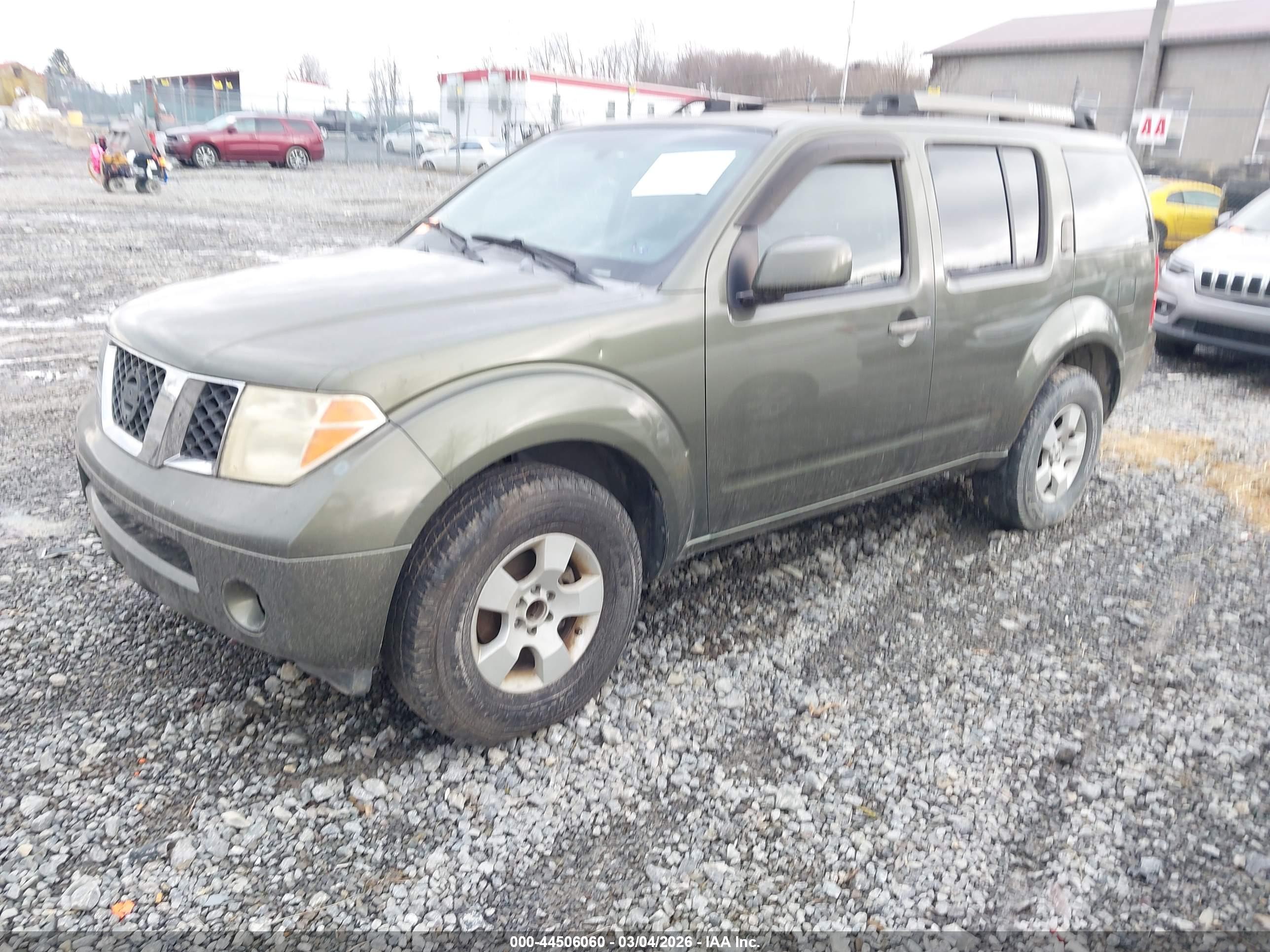 NISSAN PATHFINDER image 2