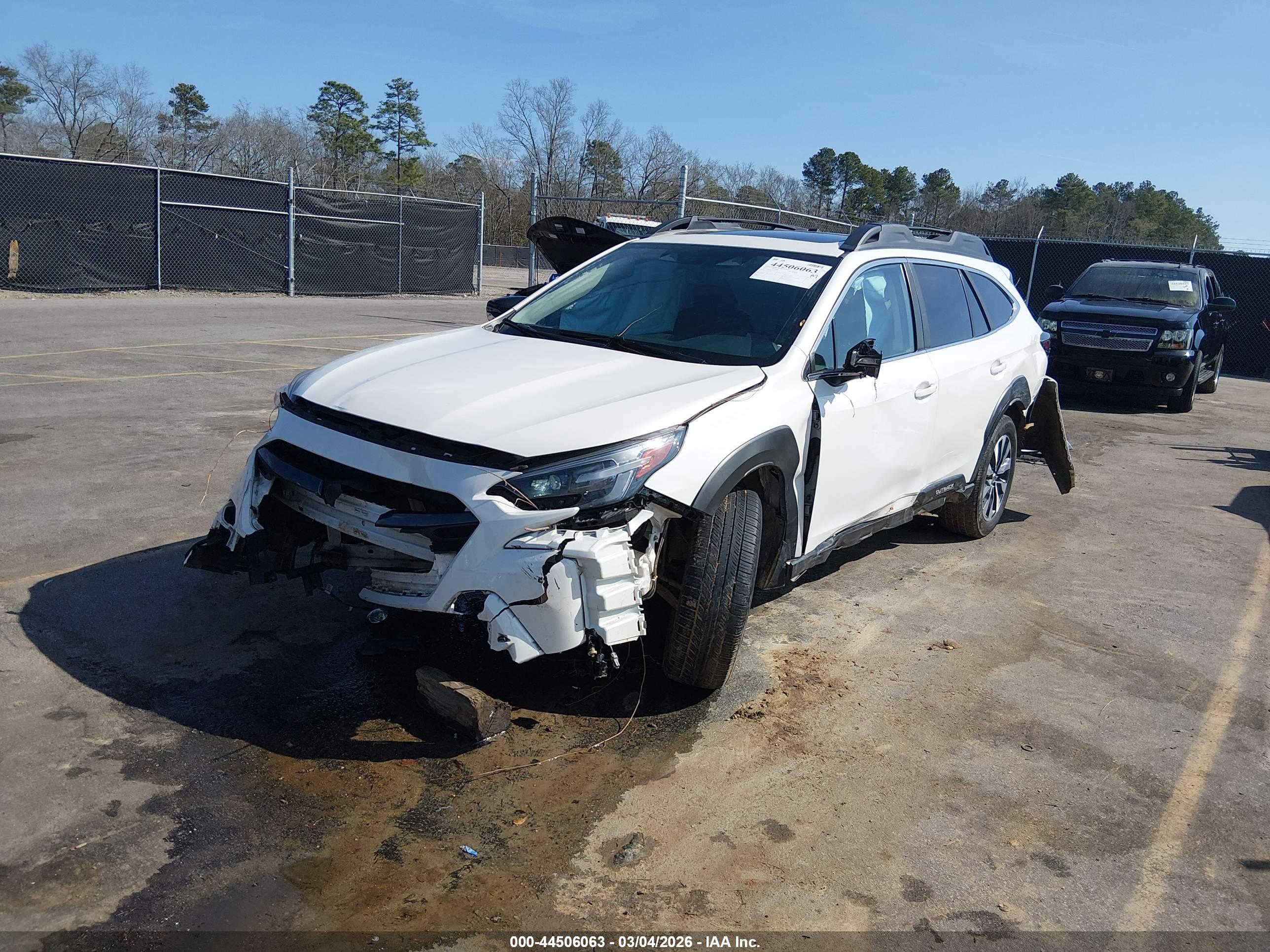 SUBARU OUTBACK image 2