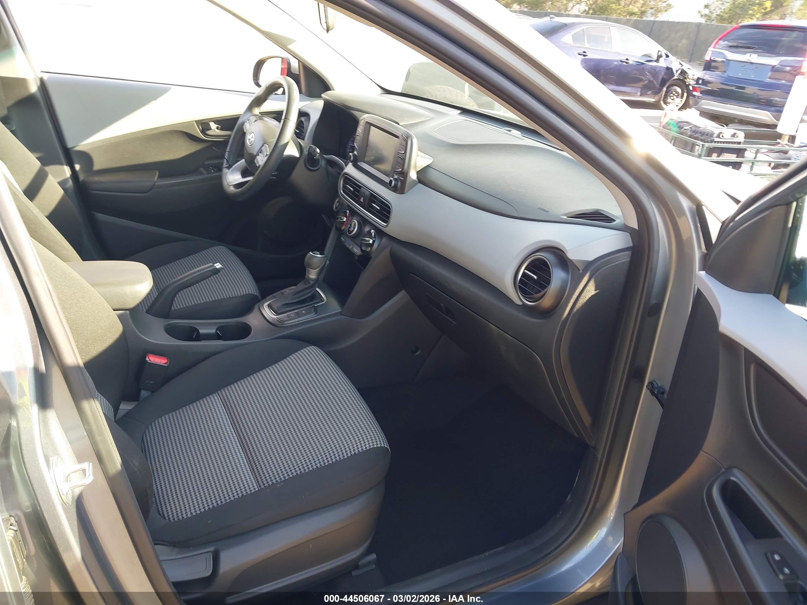 HYUNDAI KONA image 5