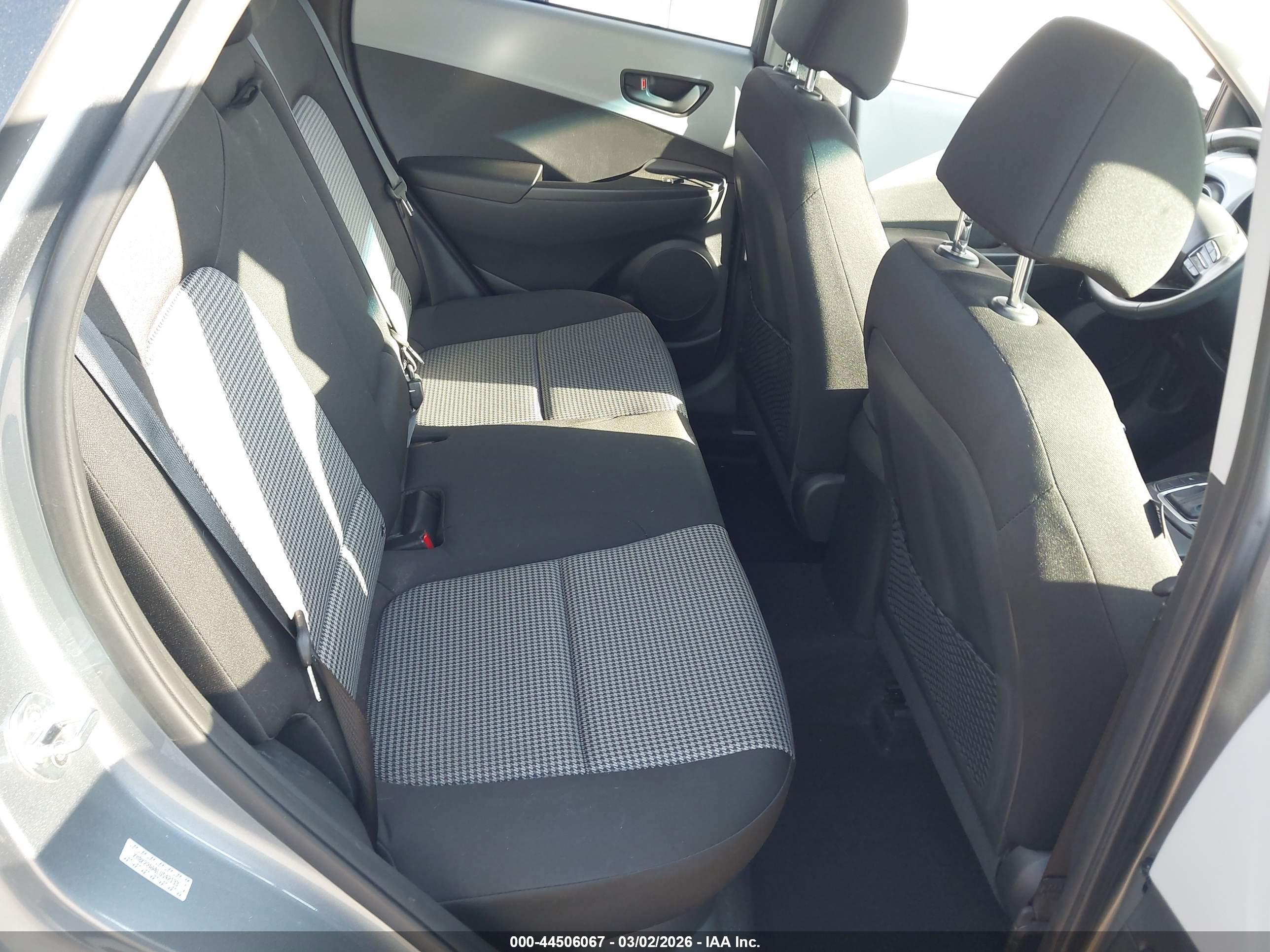 HYUNDAI KONA image 8