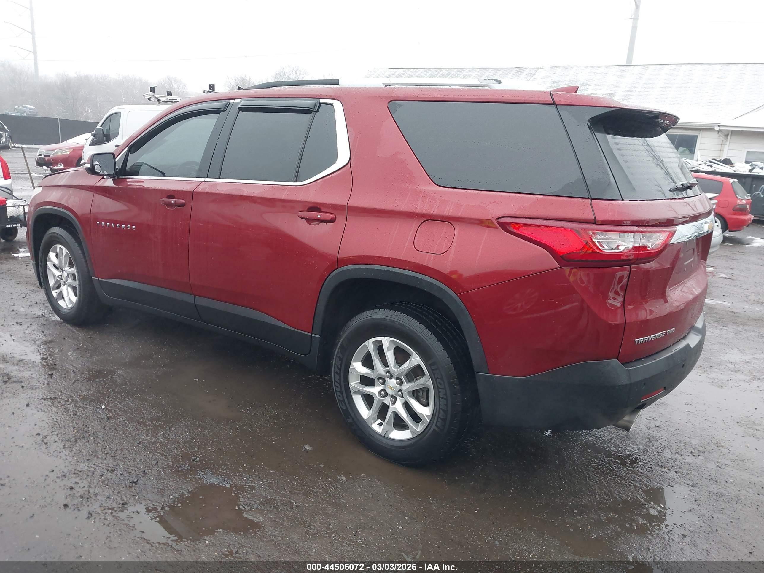 CHEVROLET TRAVERSE image 3