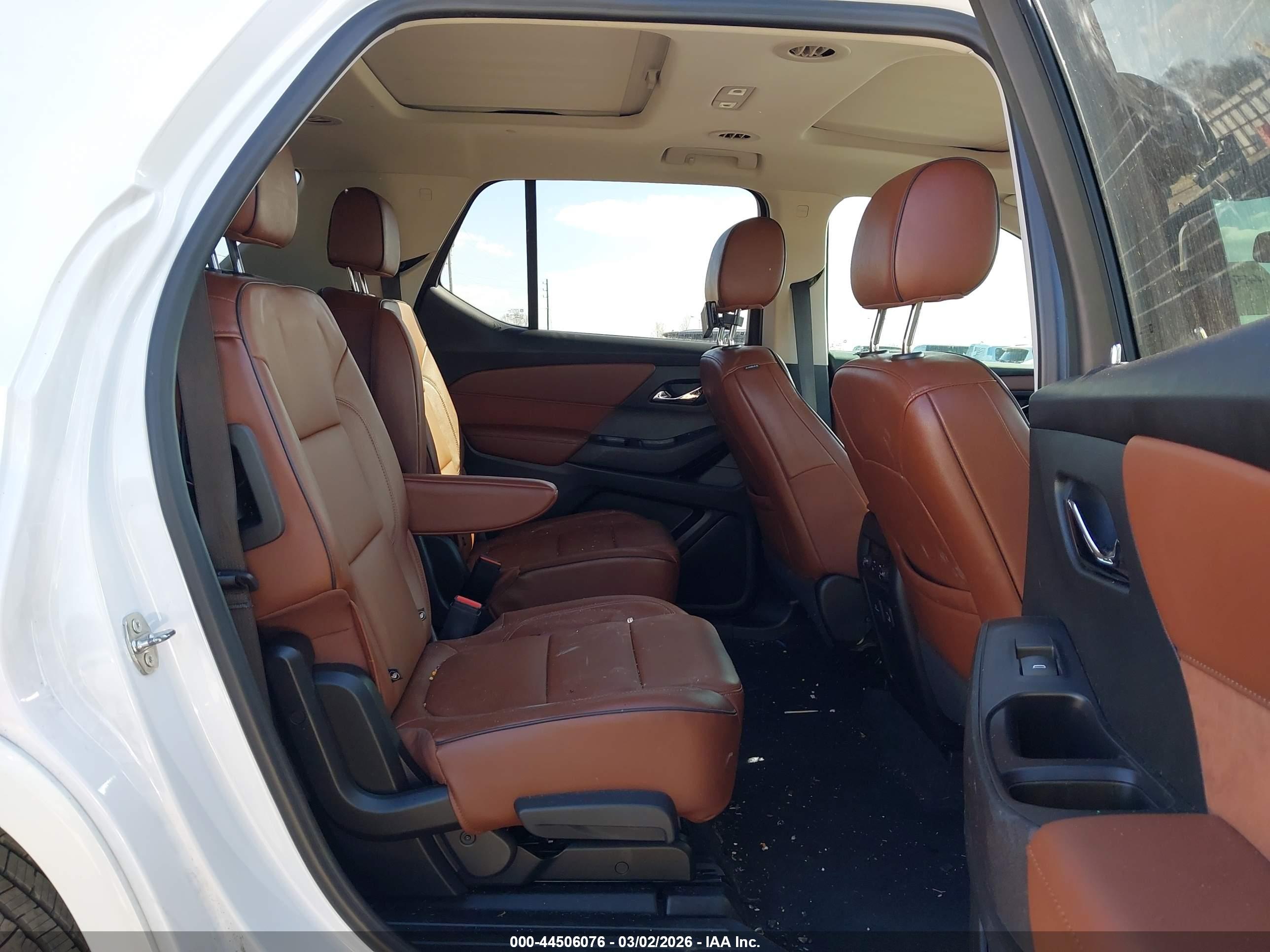 CHEVROLET TRAVERSE image 8