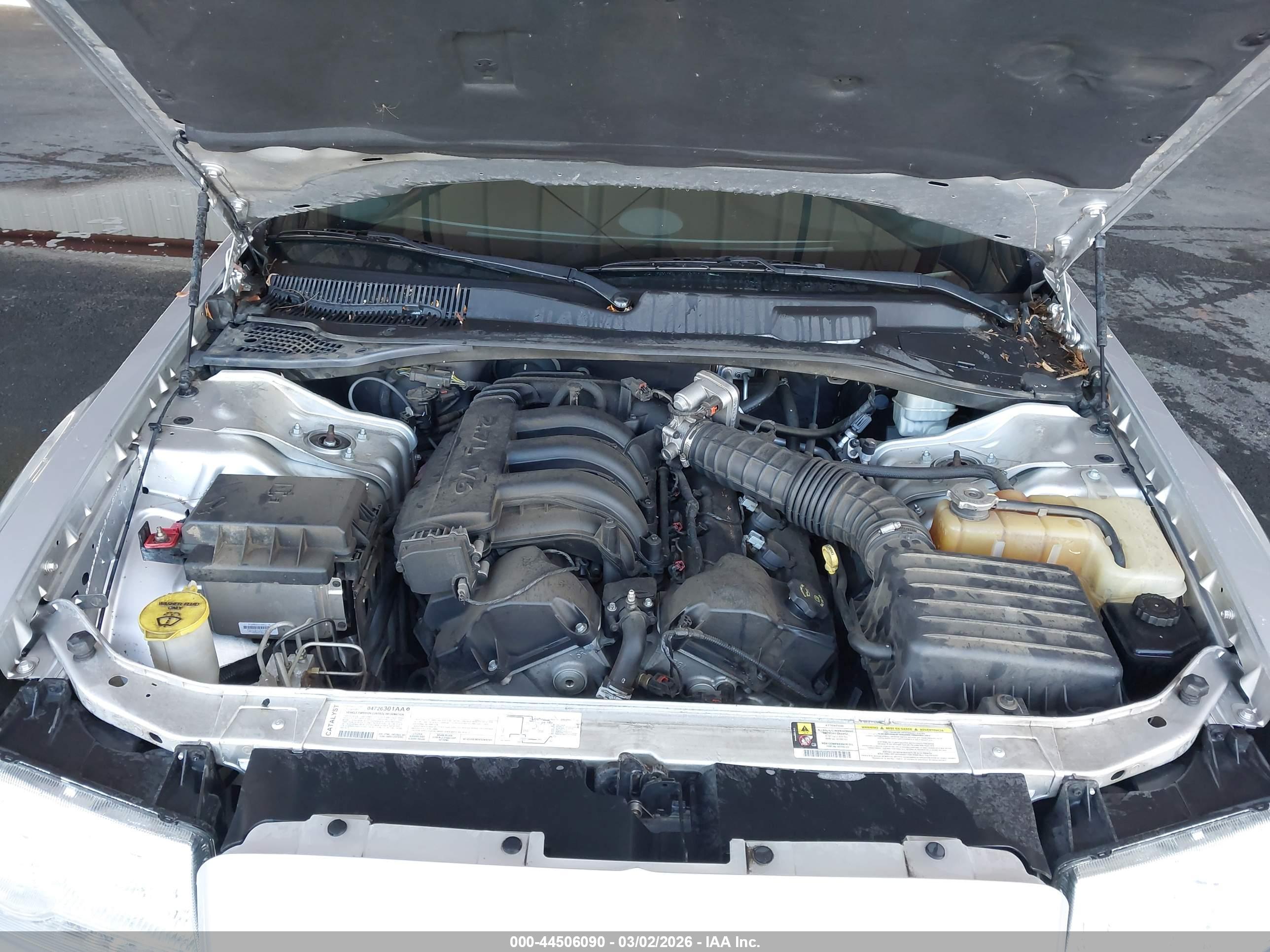 CHRYSLER 300 image 10