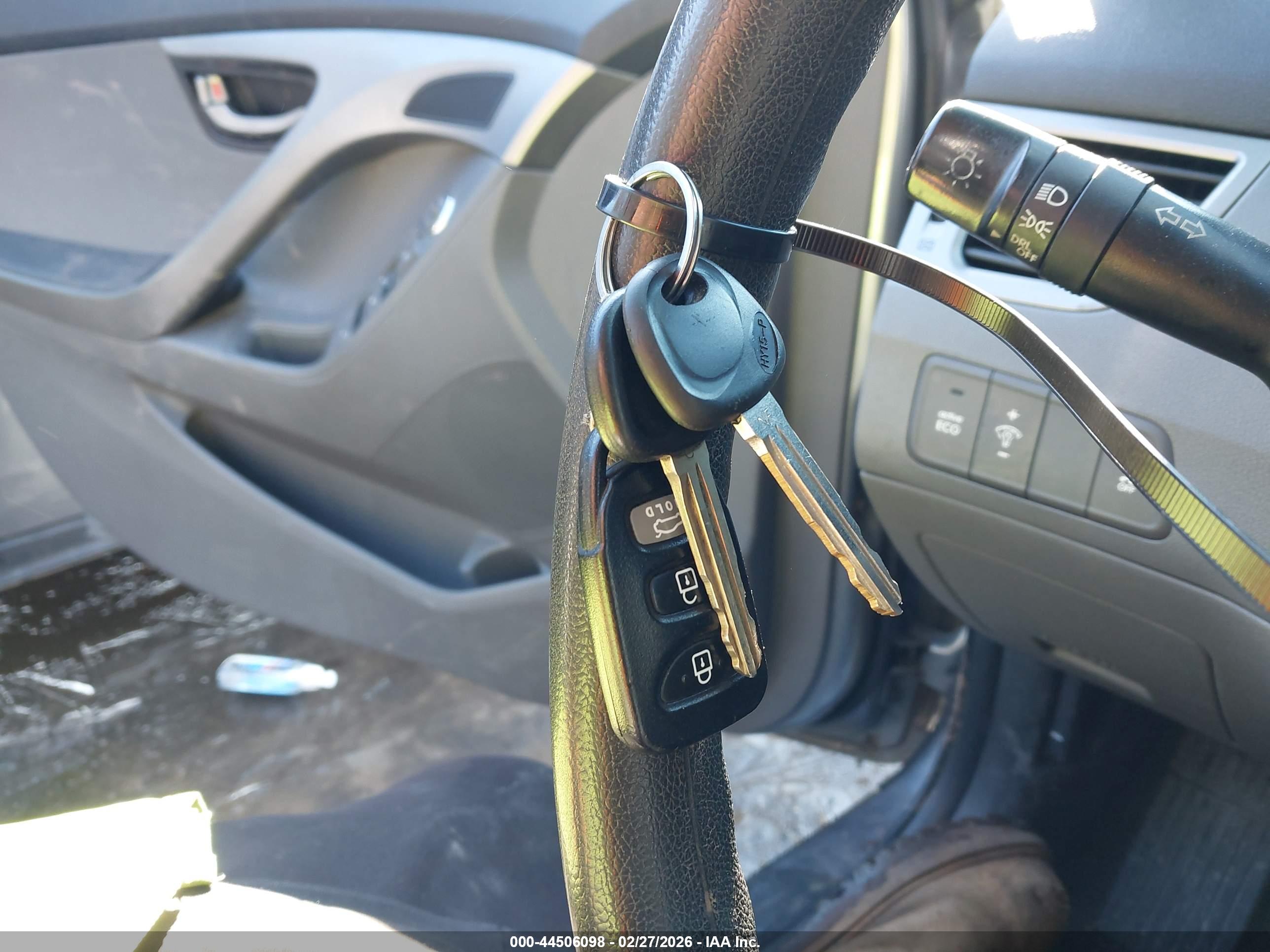 HYUNDAI ELANTRA image 11