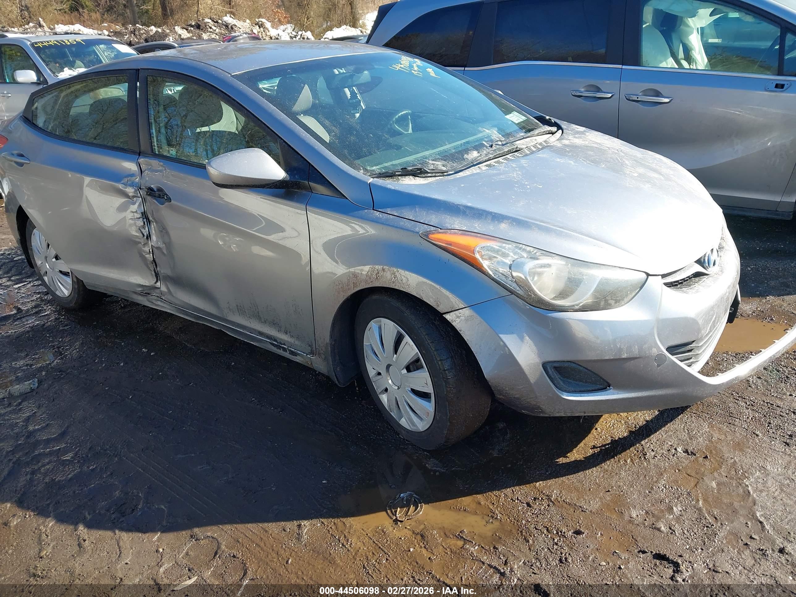 HYUNDAI ELANTRA image 6