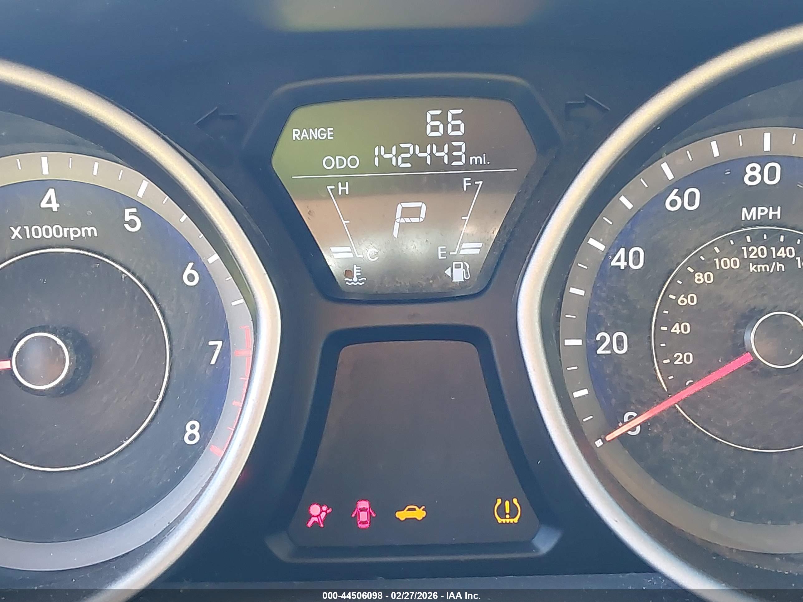 HYUNDAI ELANTRA image 7