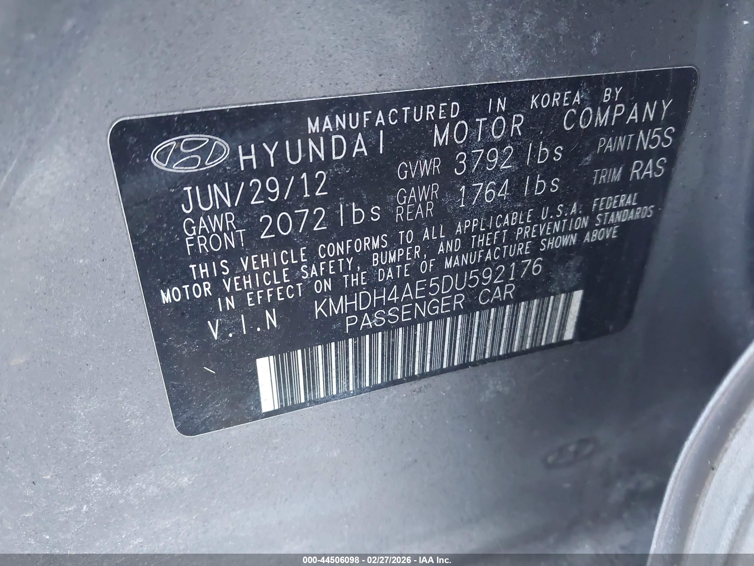 HYUNDAI ELANTRA image 9