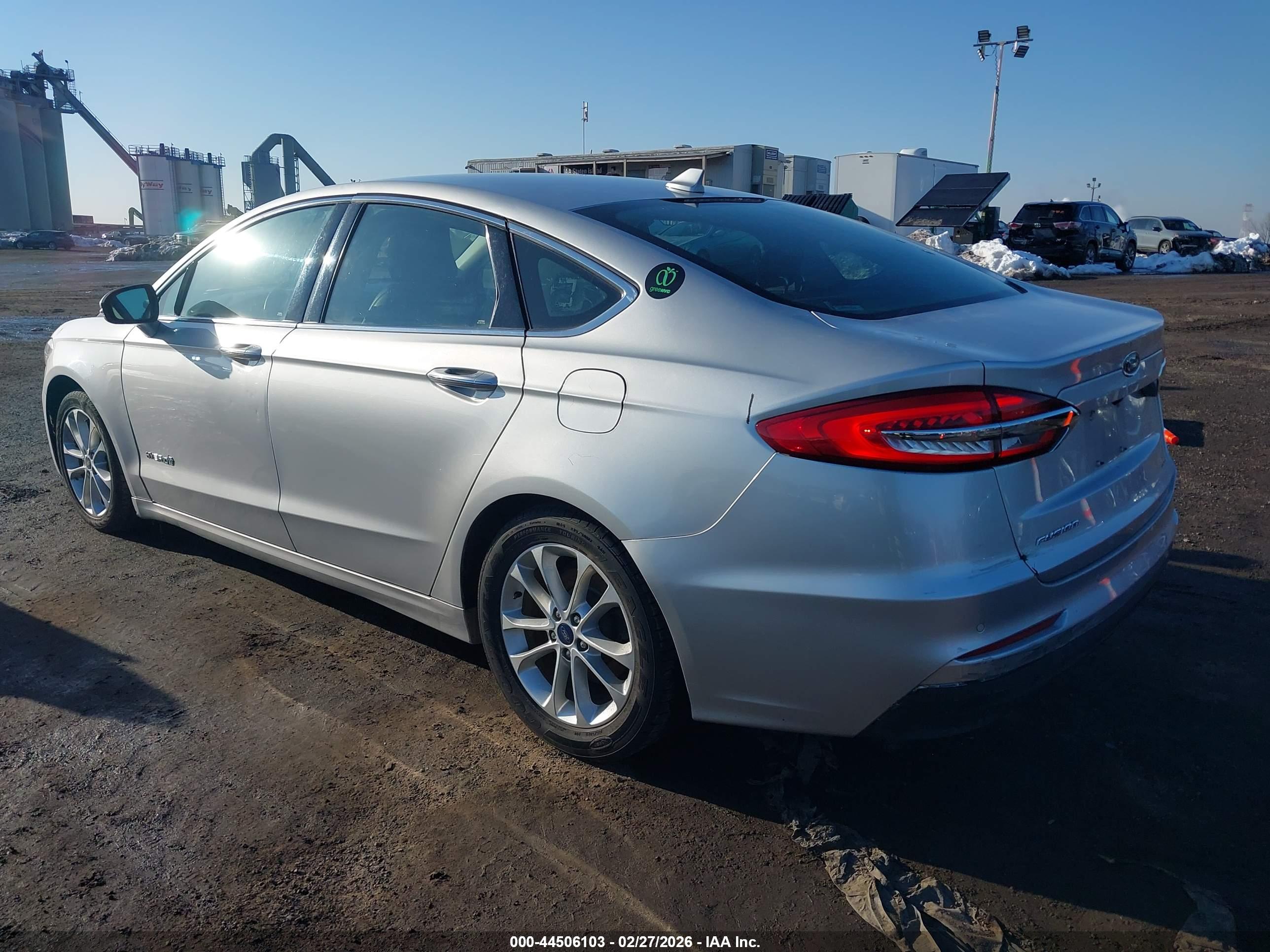 FORD FUSION image 3