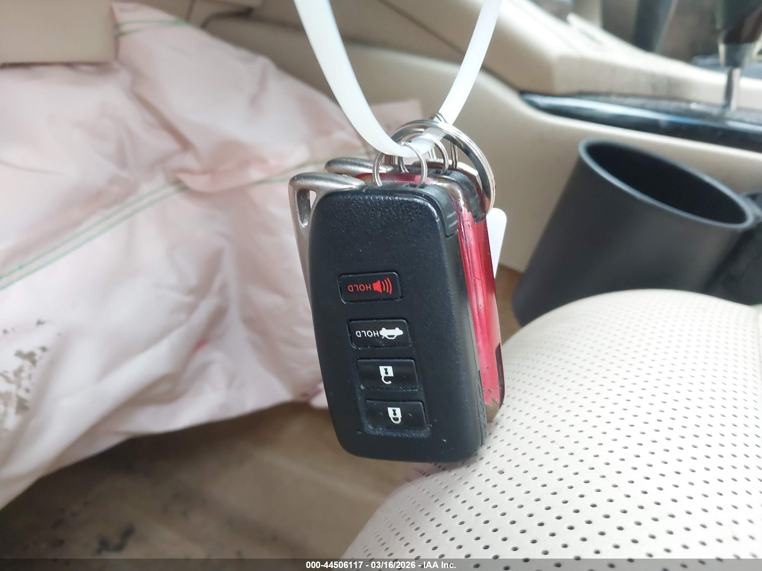 LEXUS ES image 11