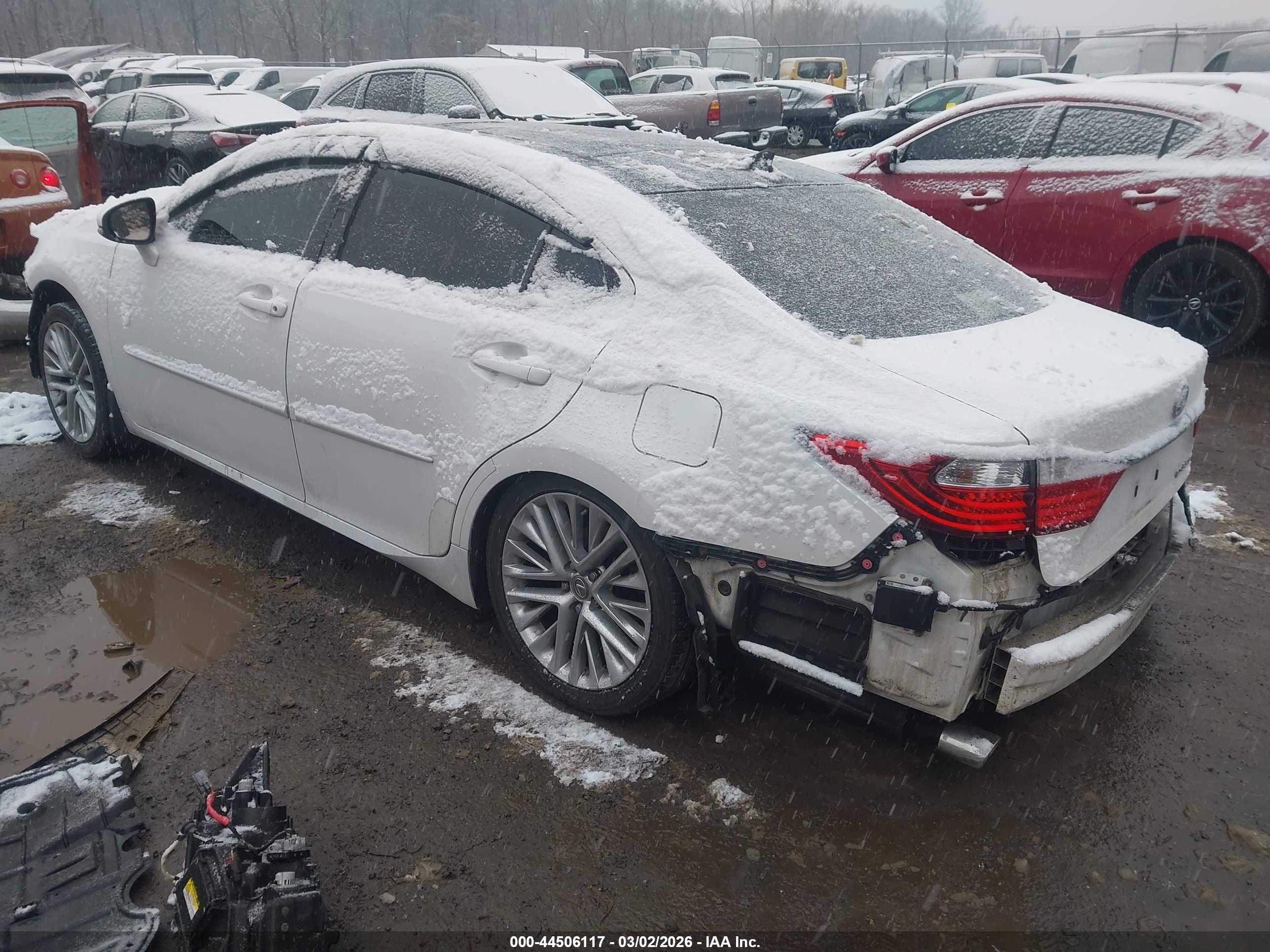 LEXUS ES image 3