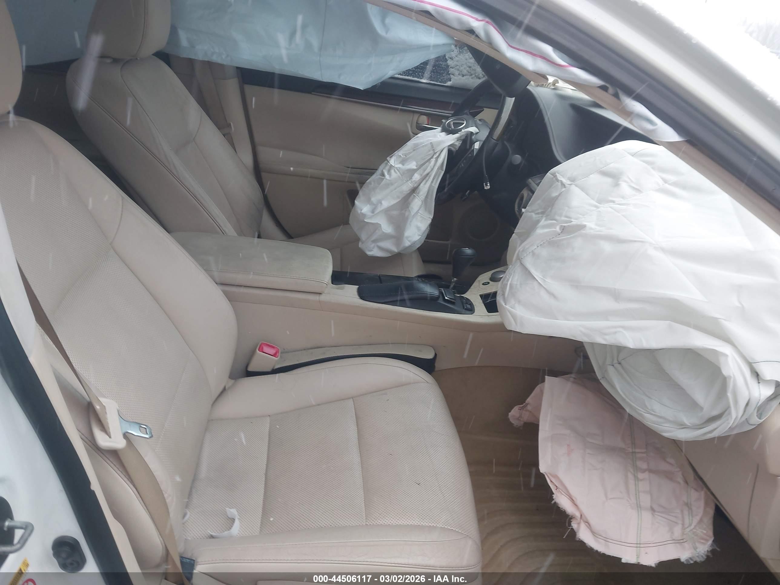 LEXUS ES image 5
