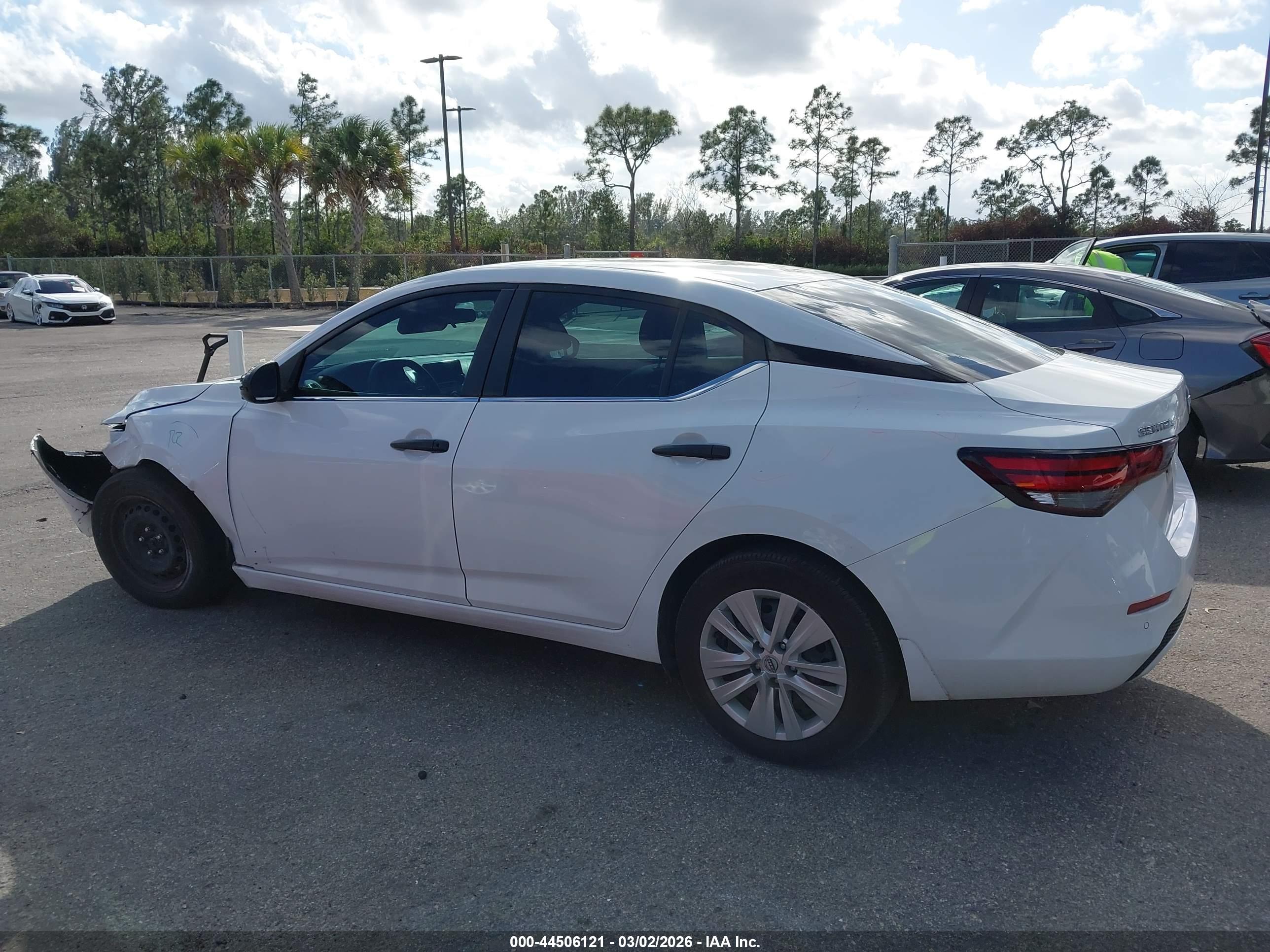 NISSAN SENTRA image 3