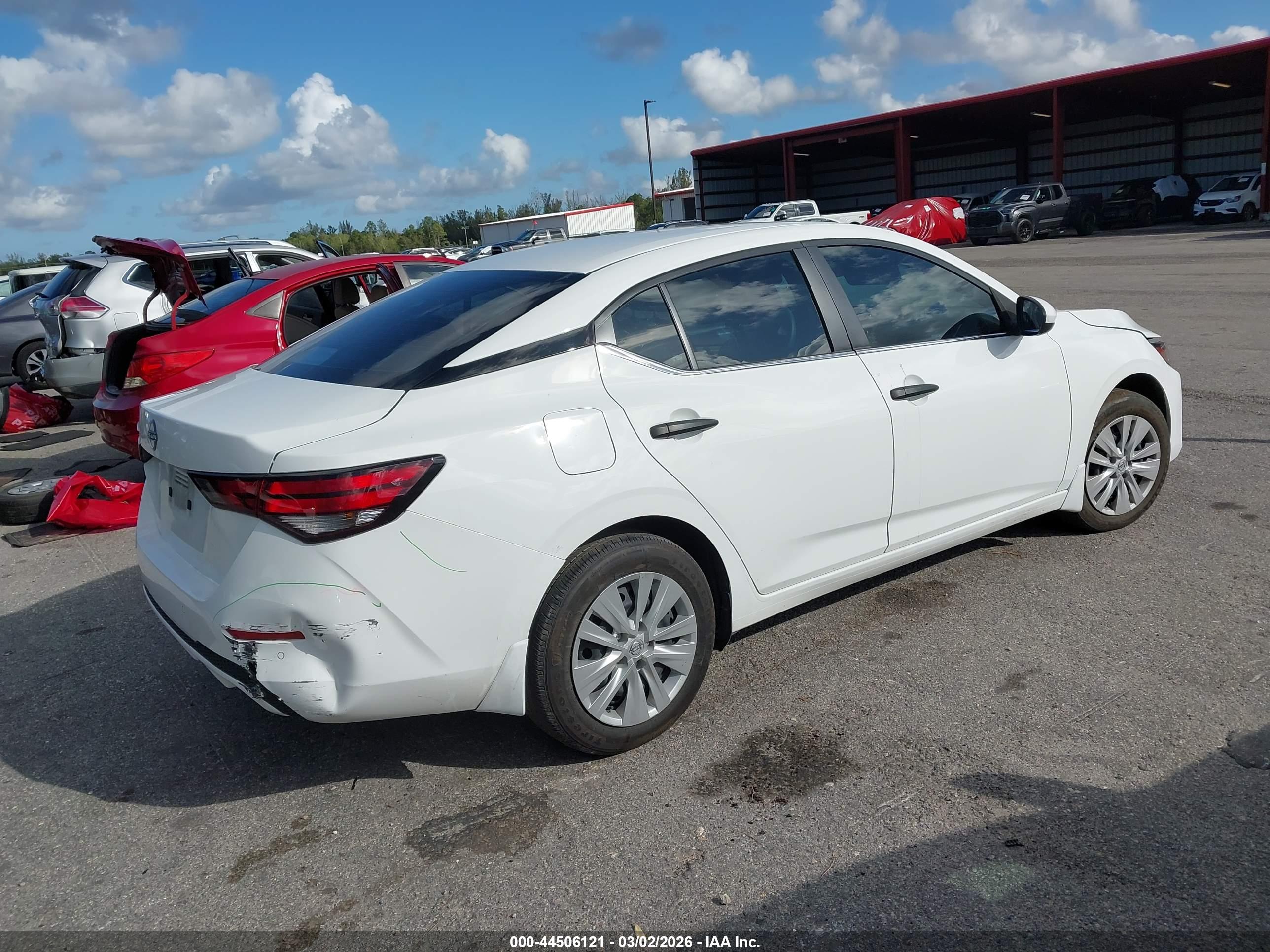 NISSAN SENTRA image 4