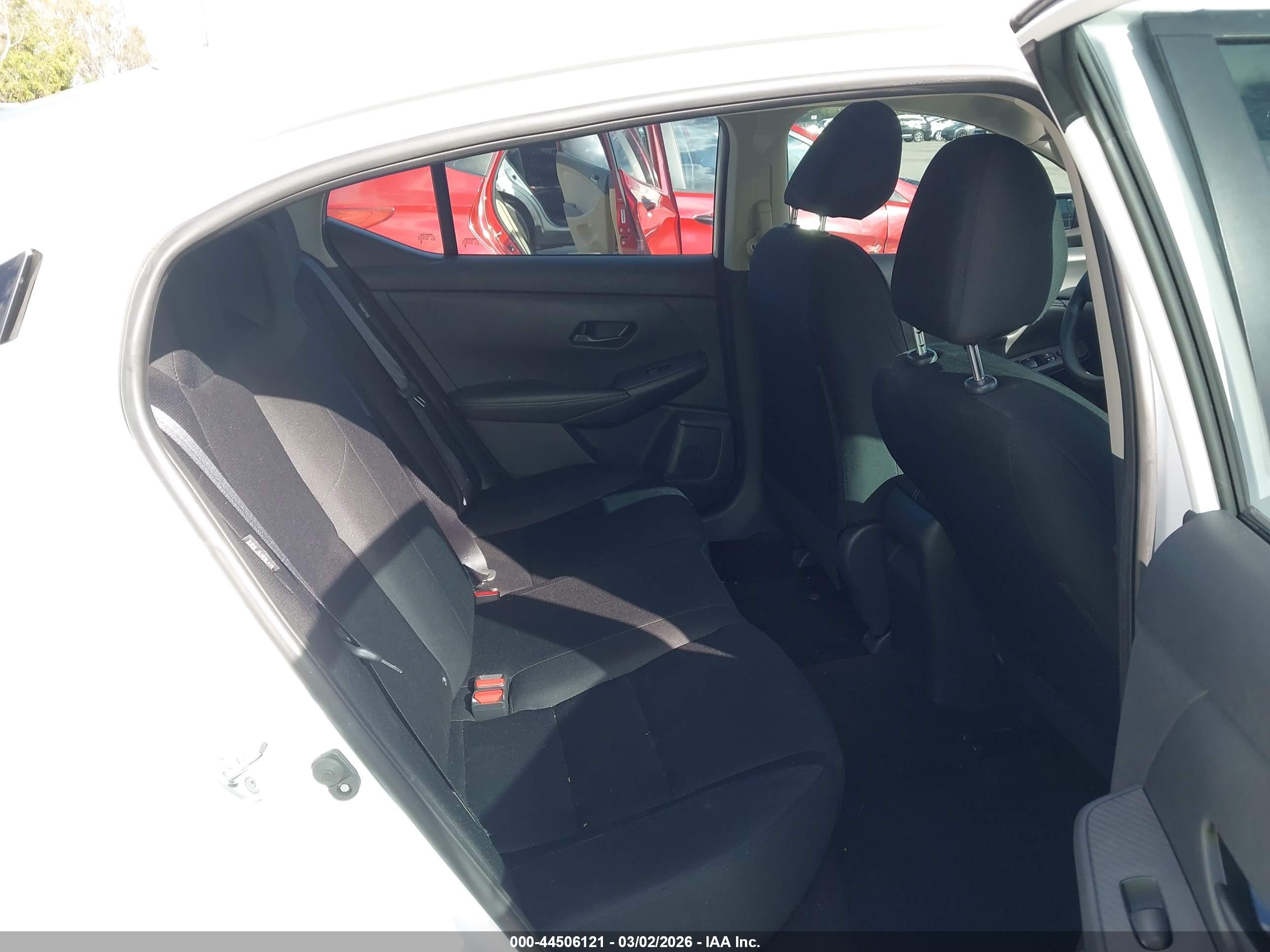 NISSAN SENTRA image 8