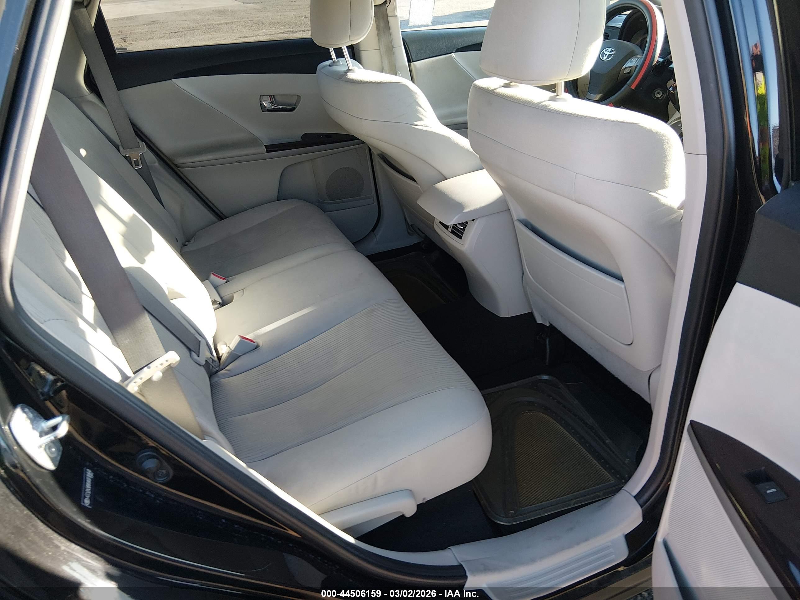 TOYOTA VENZA image 8