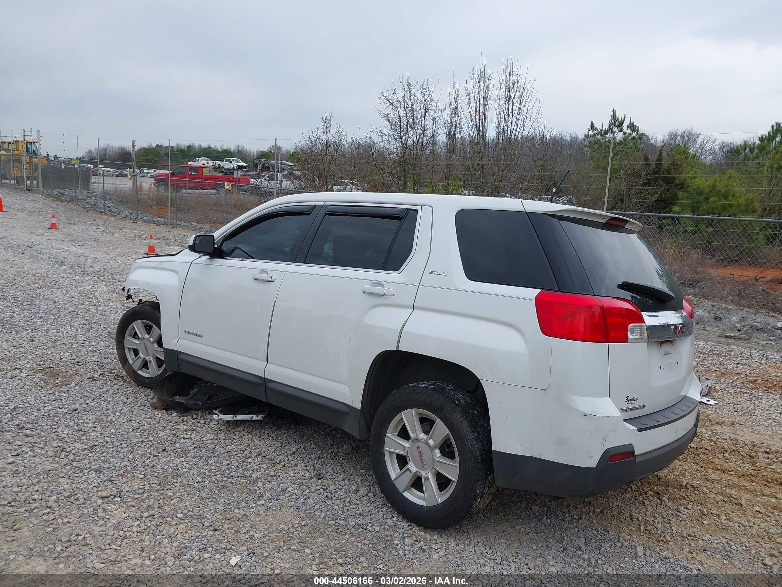 GMC TERRAIN image 3