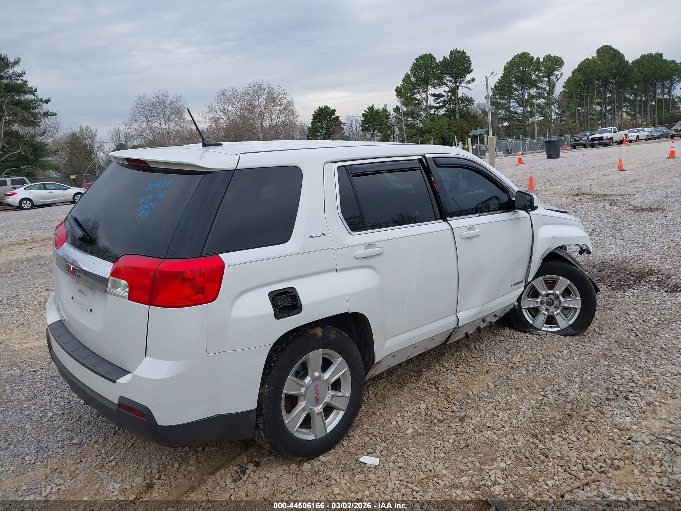 GMC TERRAIN image 4