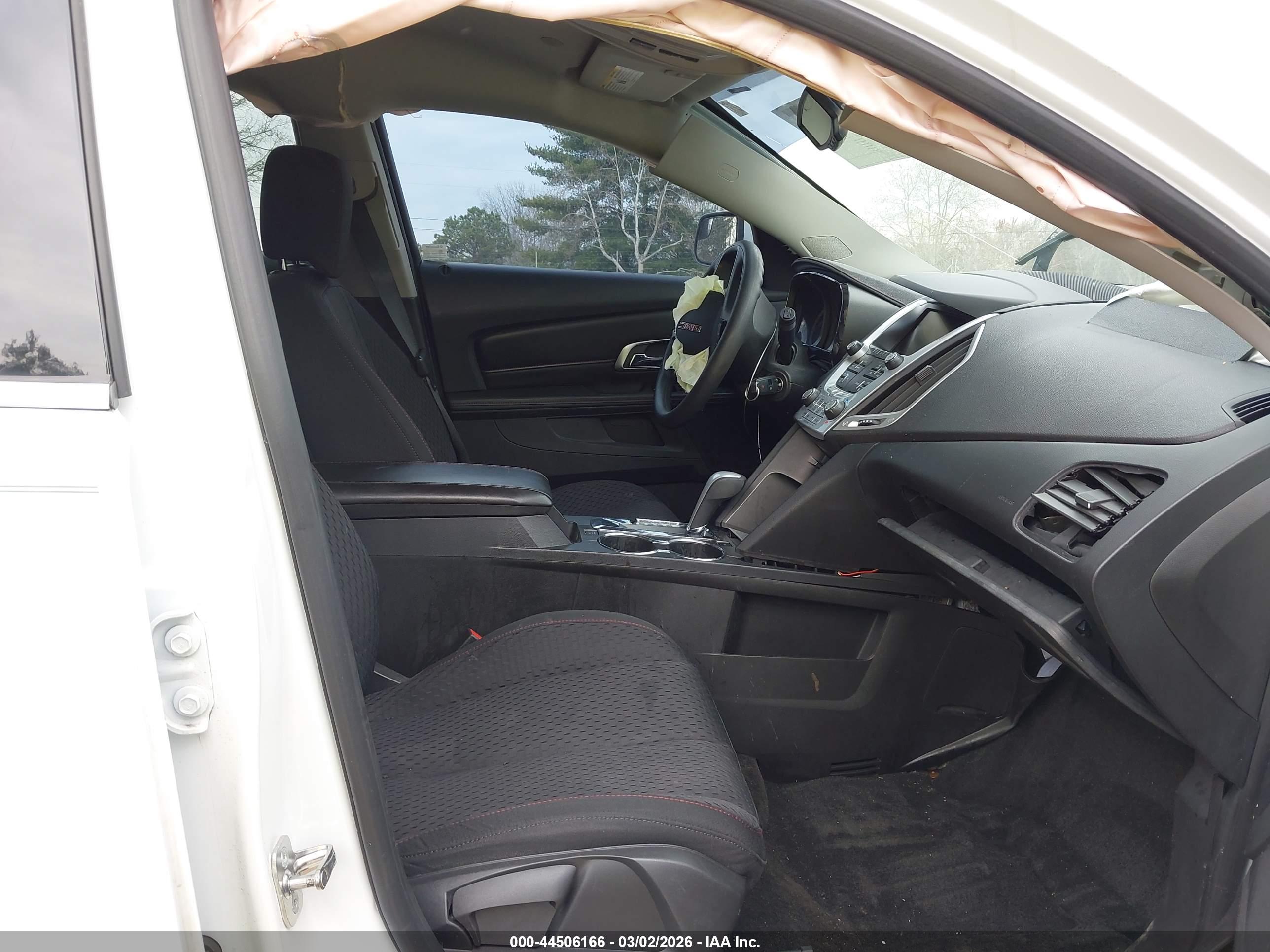 GMC TERRAIN image 5