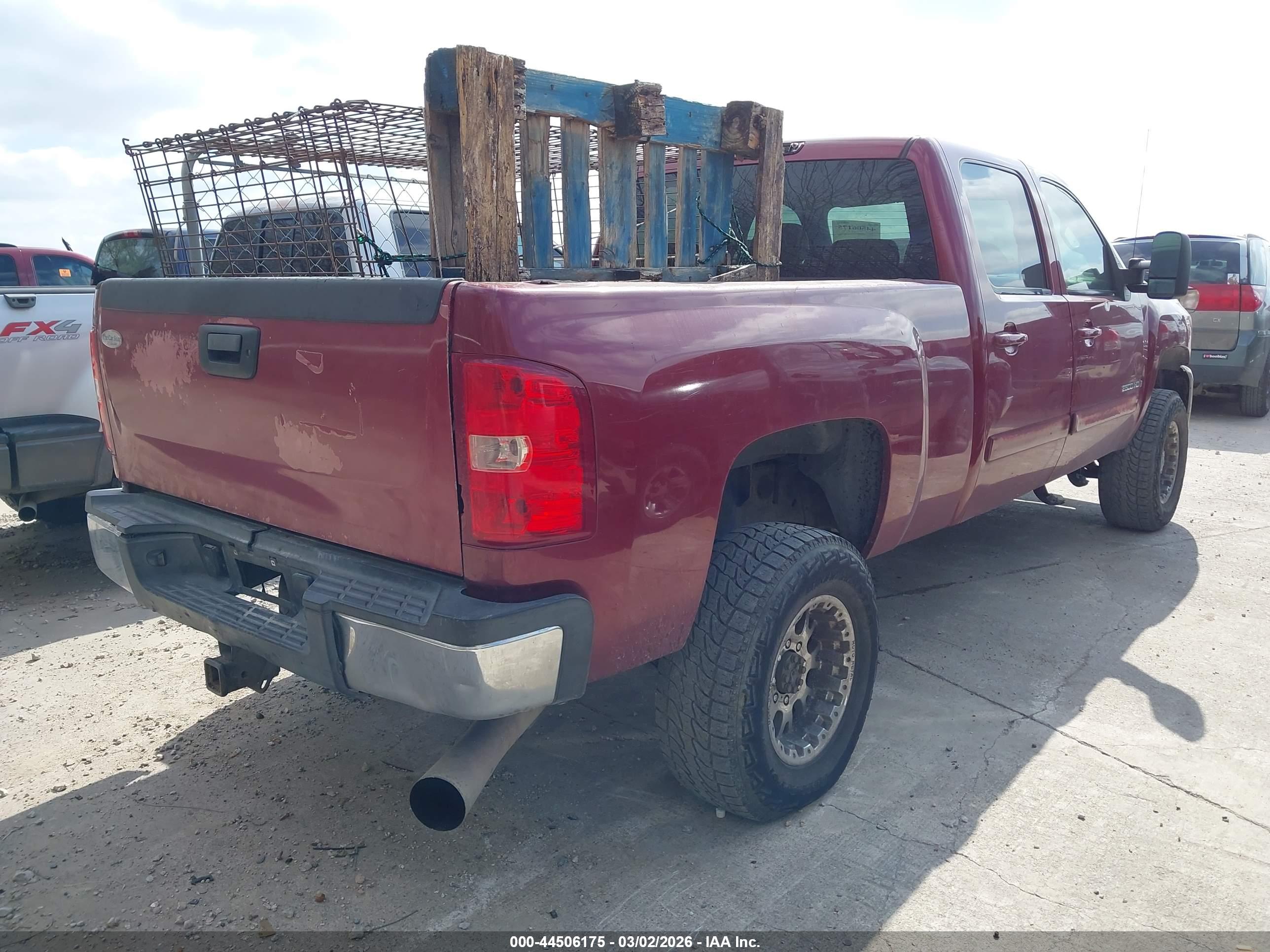 CHEVROLET SILVERADO image 4