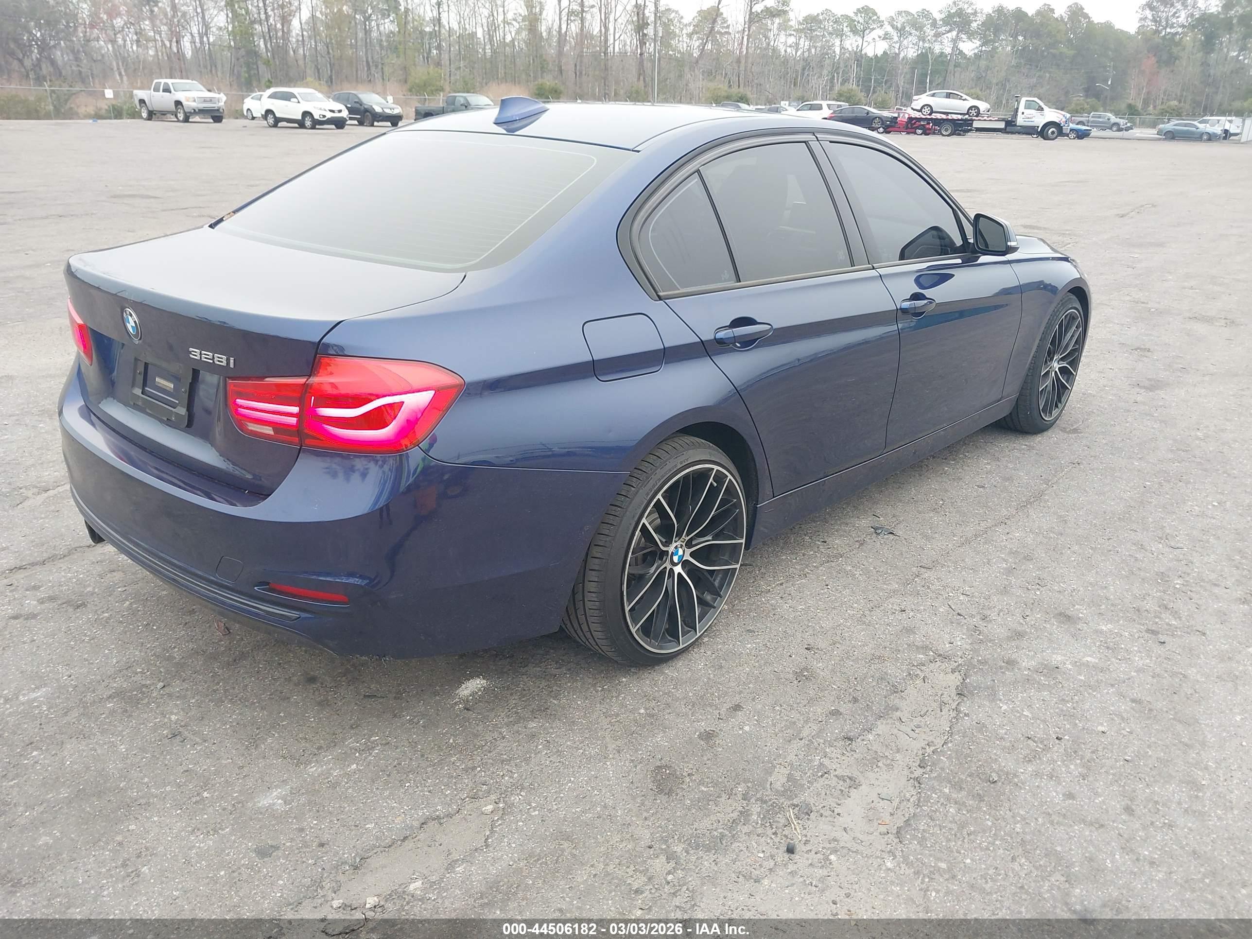 BMW 328I image 4