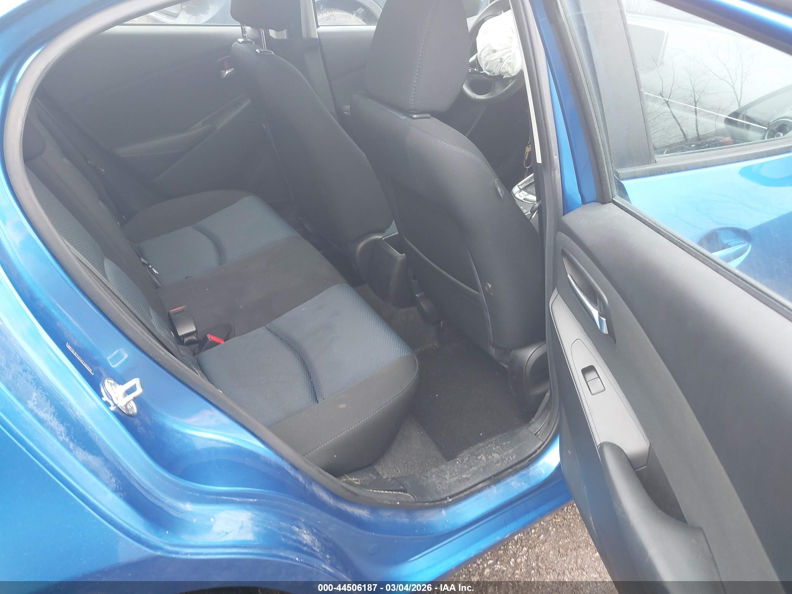 TOYOTA YARIS image 8