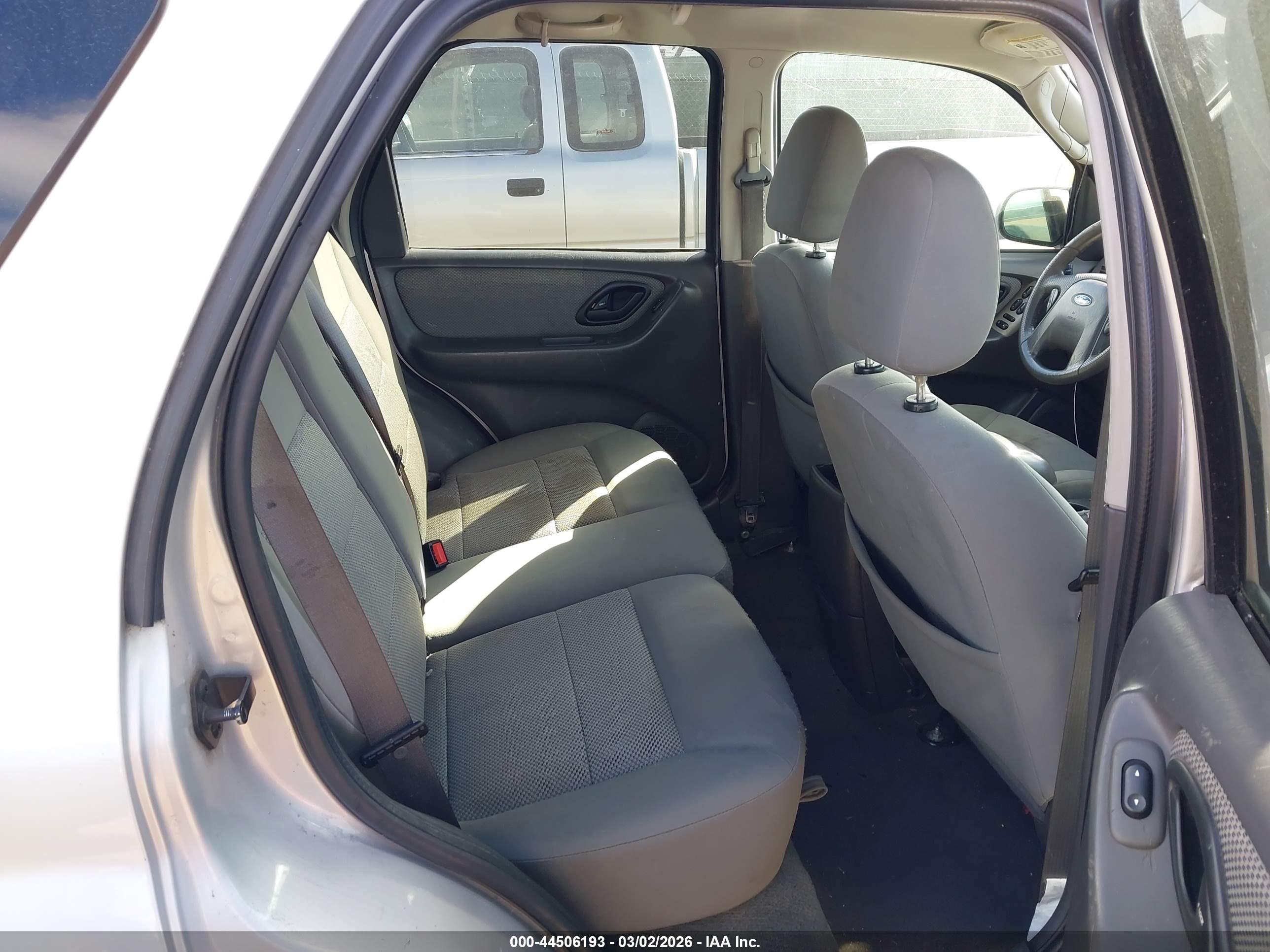 FORD ESCAPE image 8