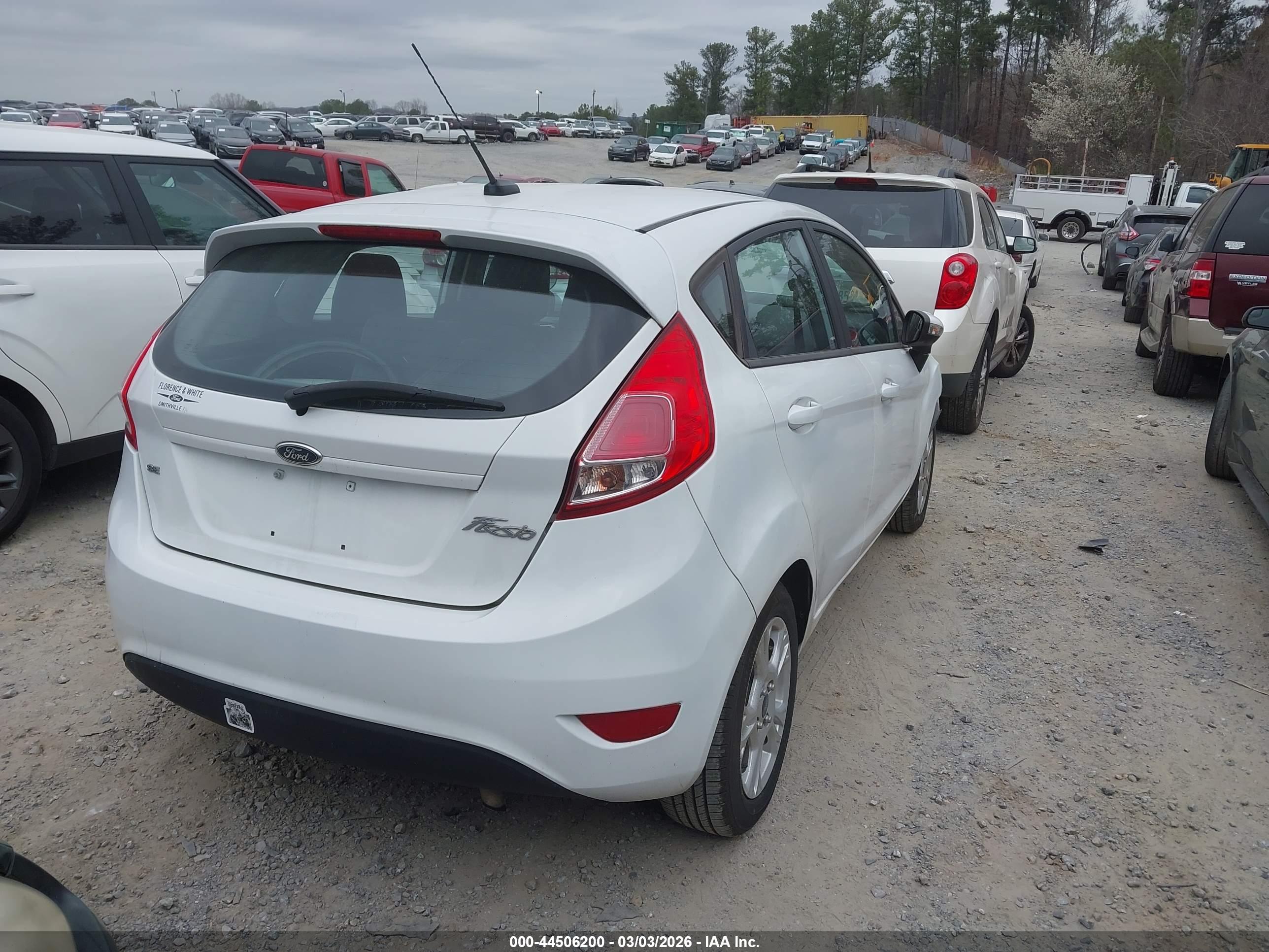 FORD FIESTA image 4