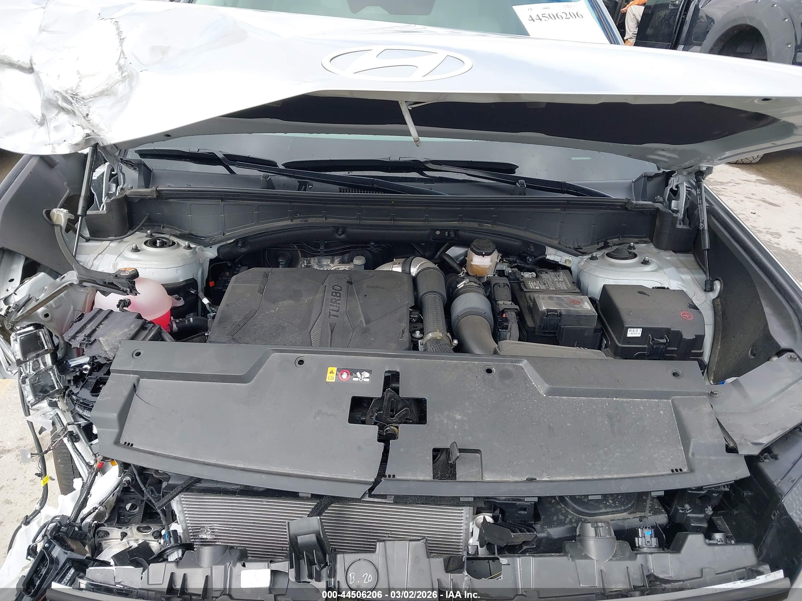 HYUNDAI SANTA image 10