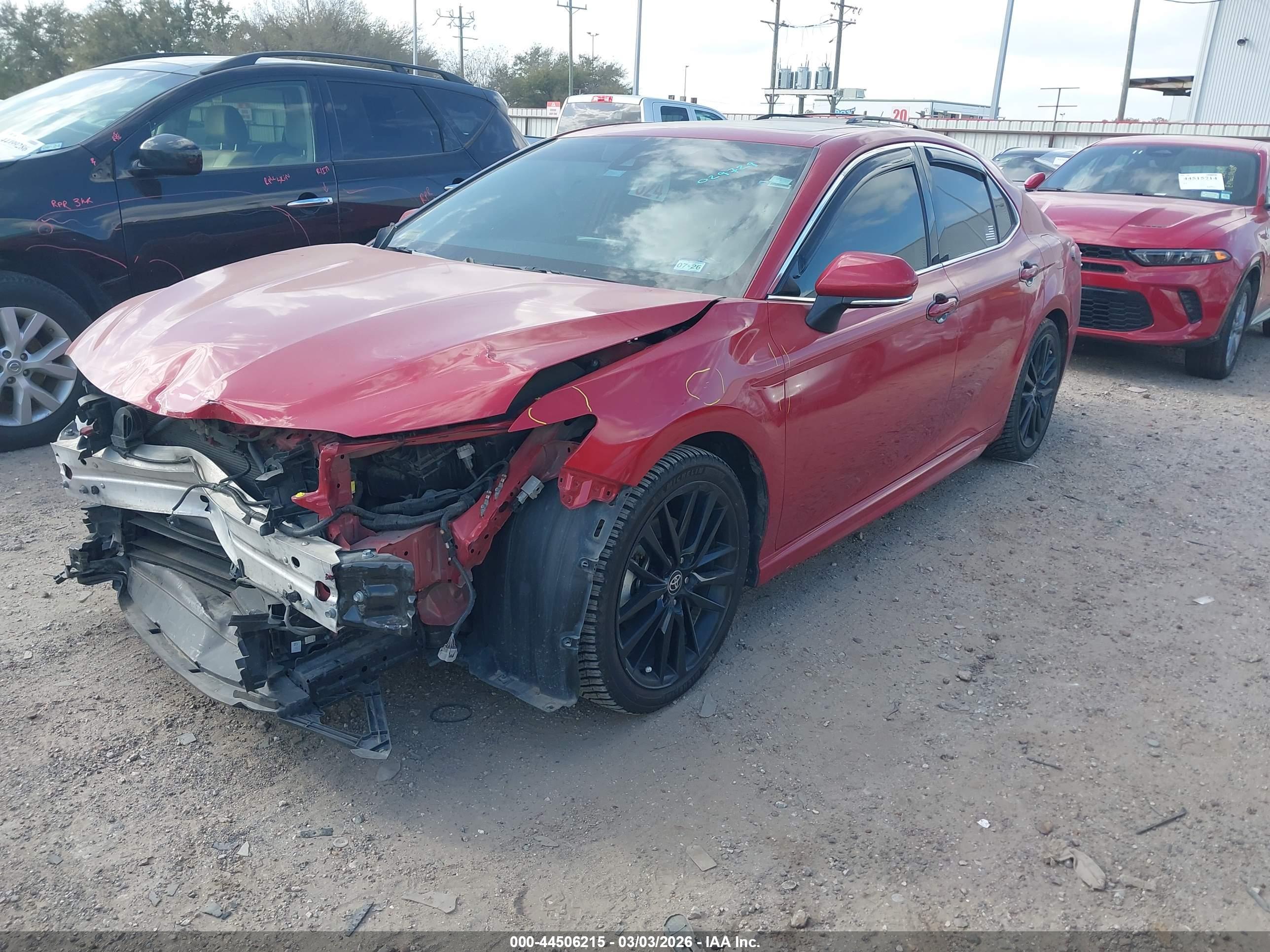 TOYOTA CAMRY image 2