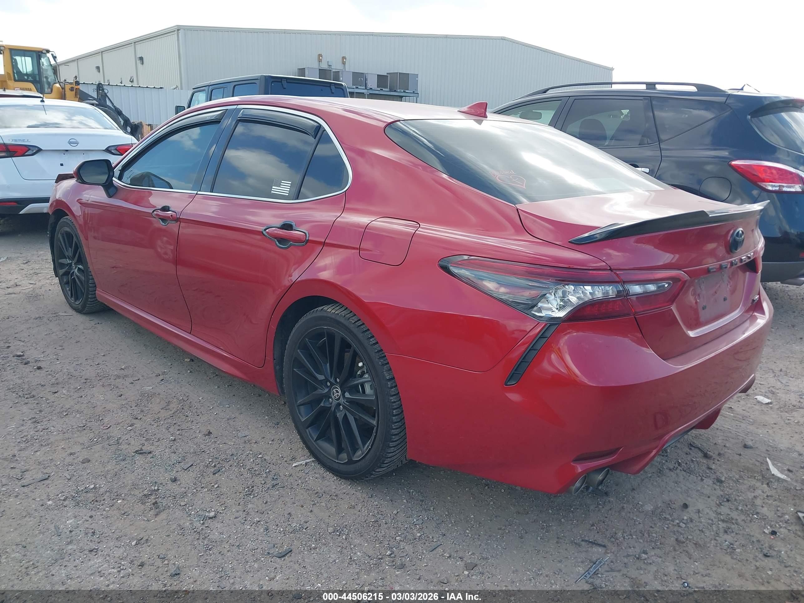 TOYOTA CAMRY image 3