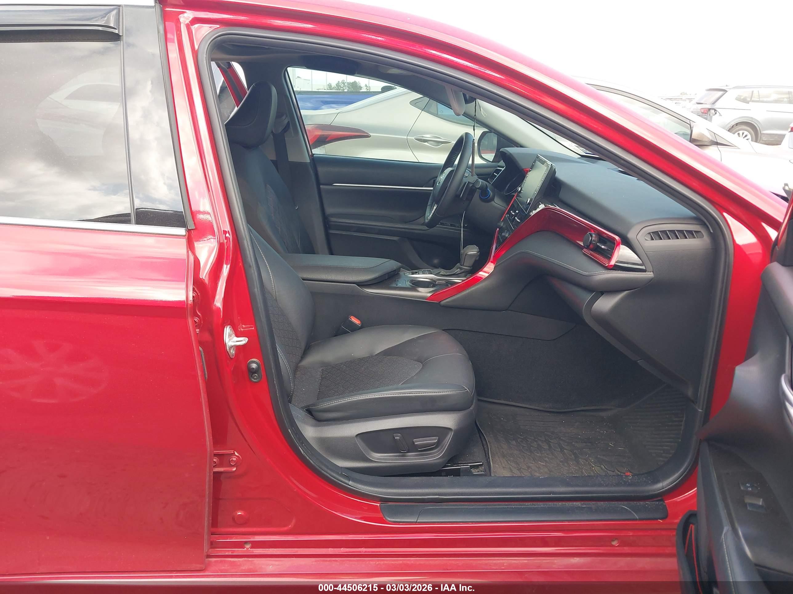 TOYOTA CAMRY image 5