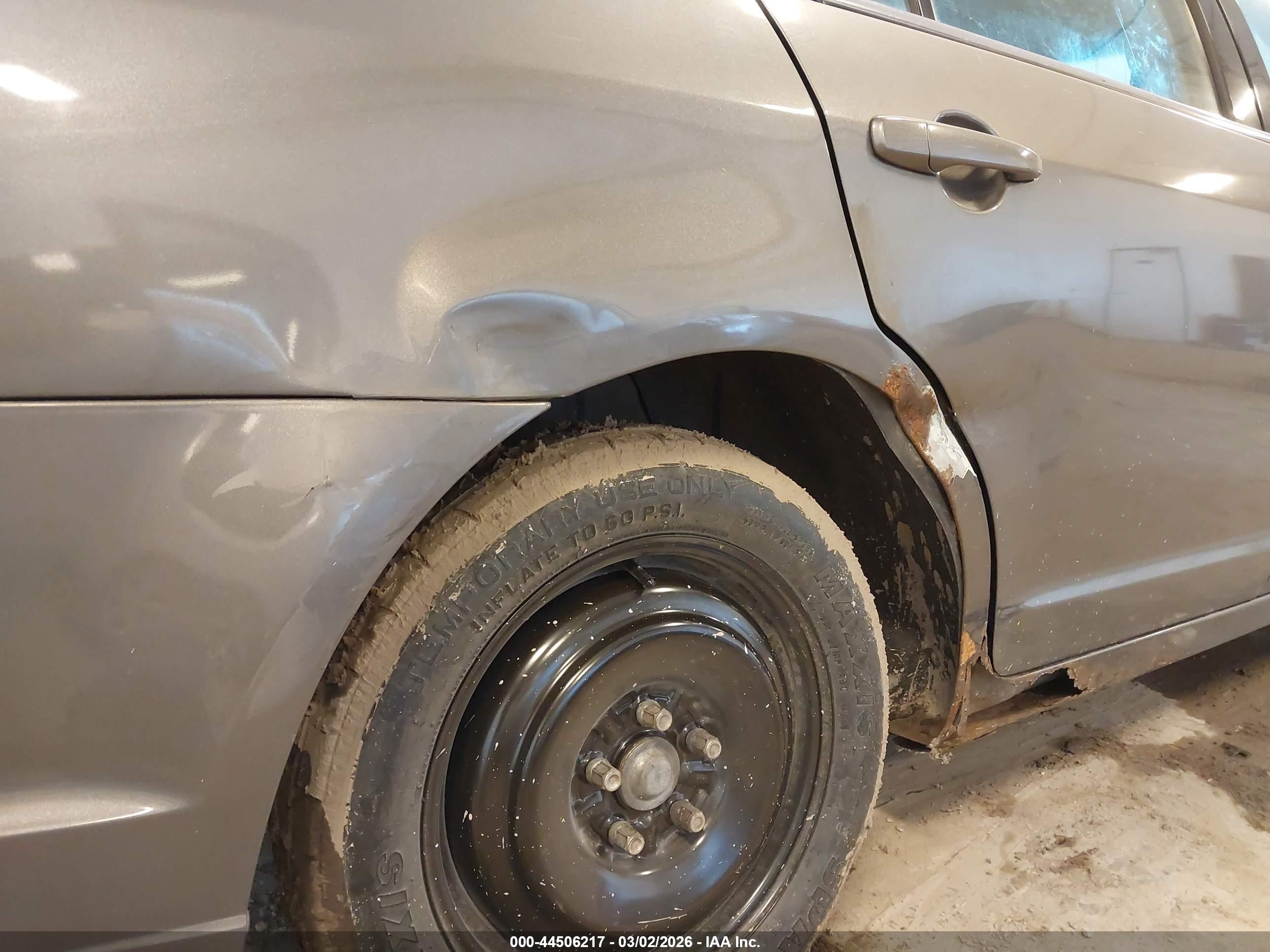 FORD FUSION image 6