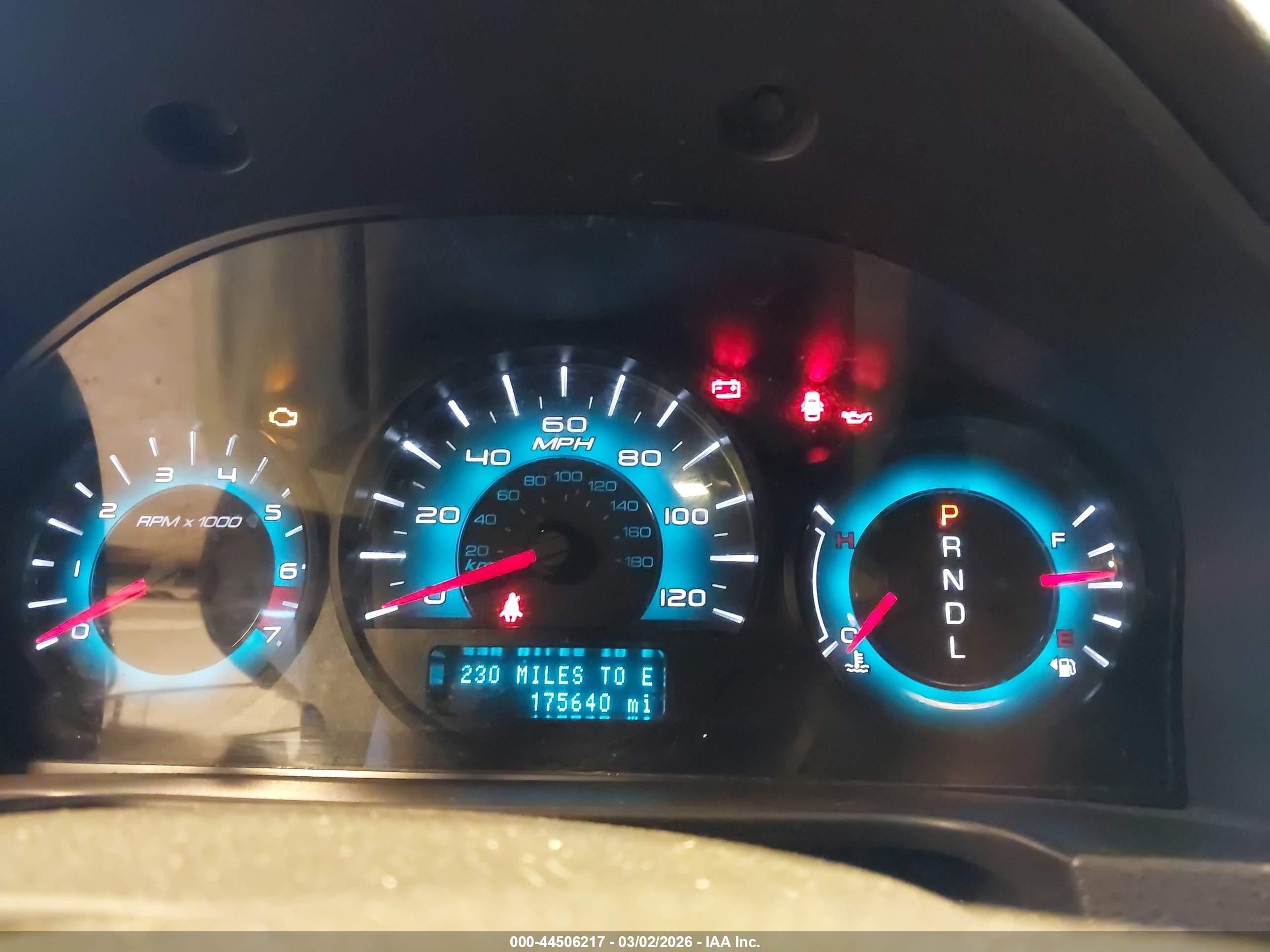 FORD FUSION image 7