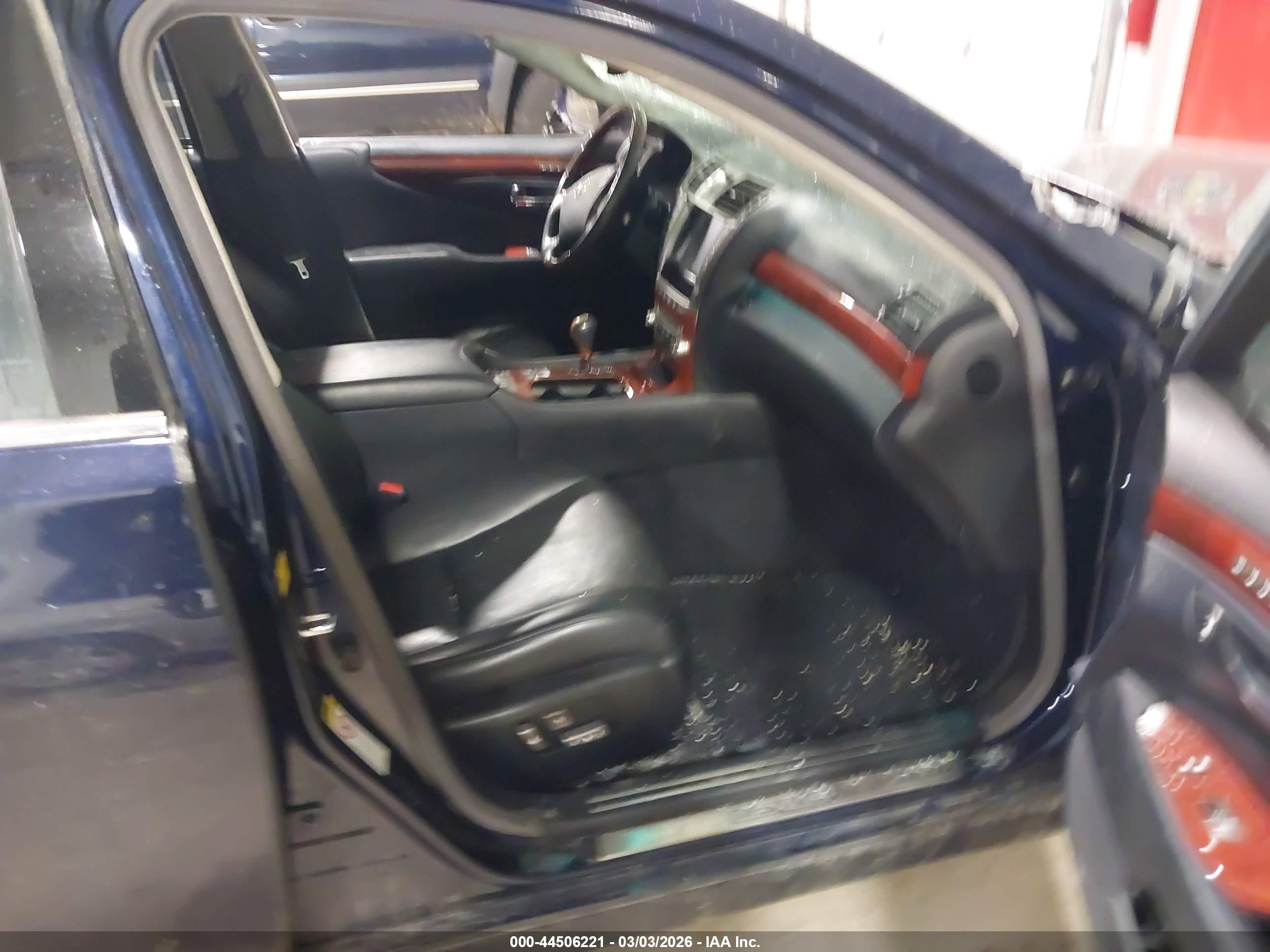 LEXUS LS image 5