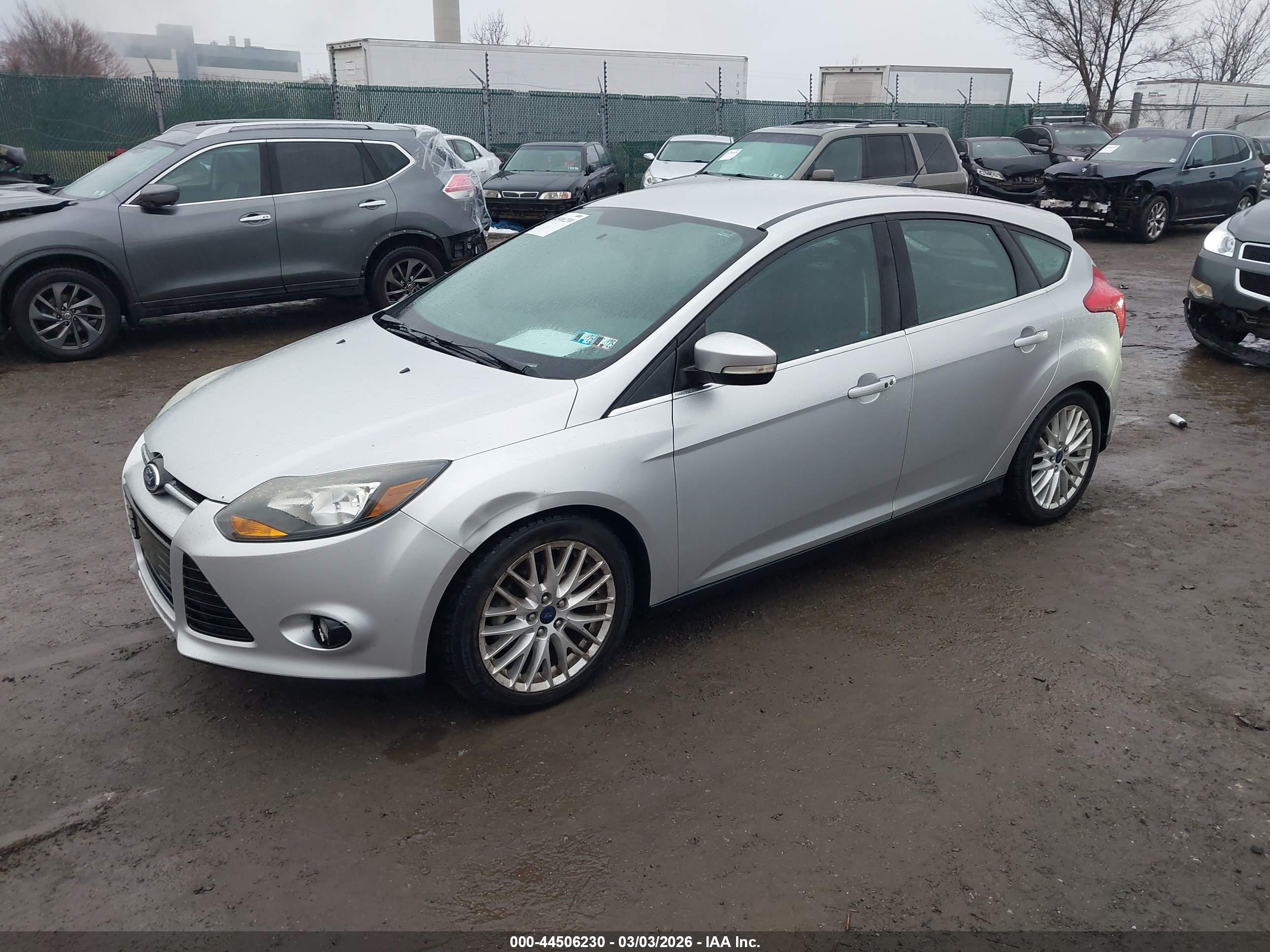 FORD FOCUS image 2
