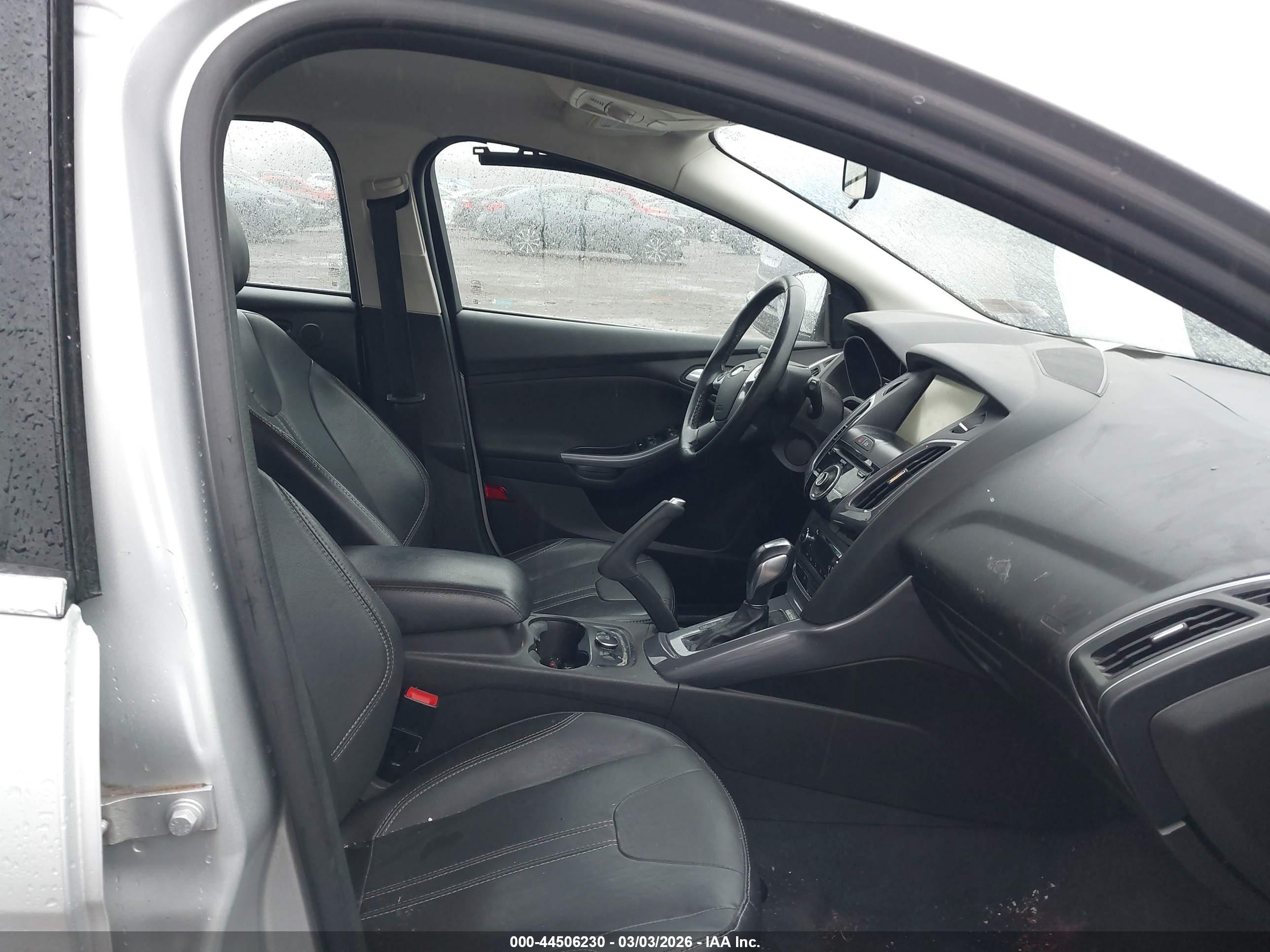 FORD FOCUS image 5