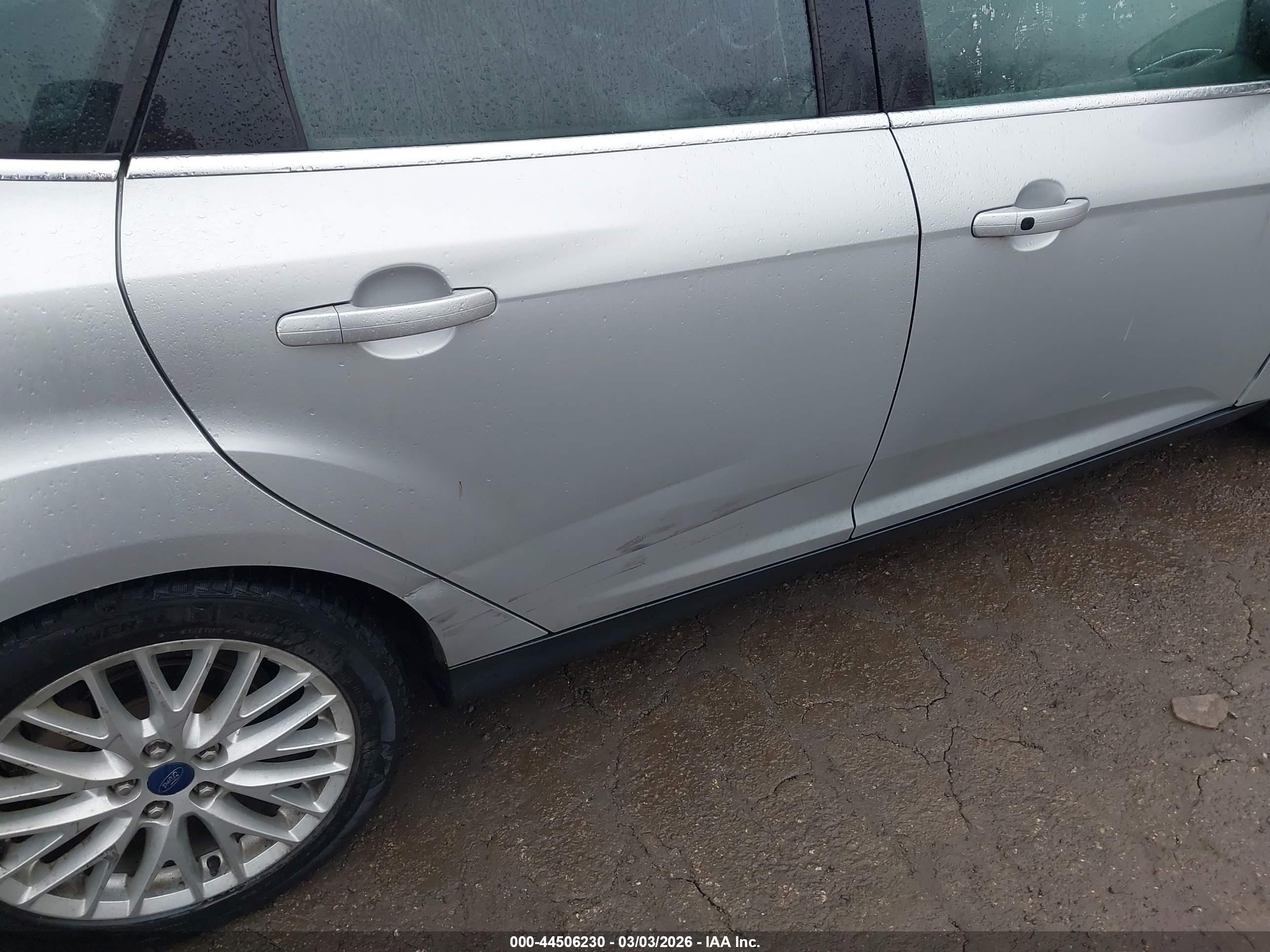 FORD FOCUS image 6