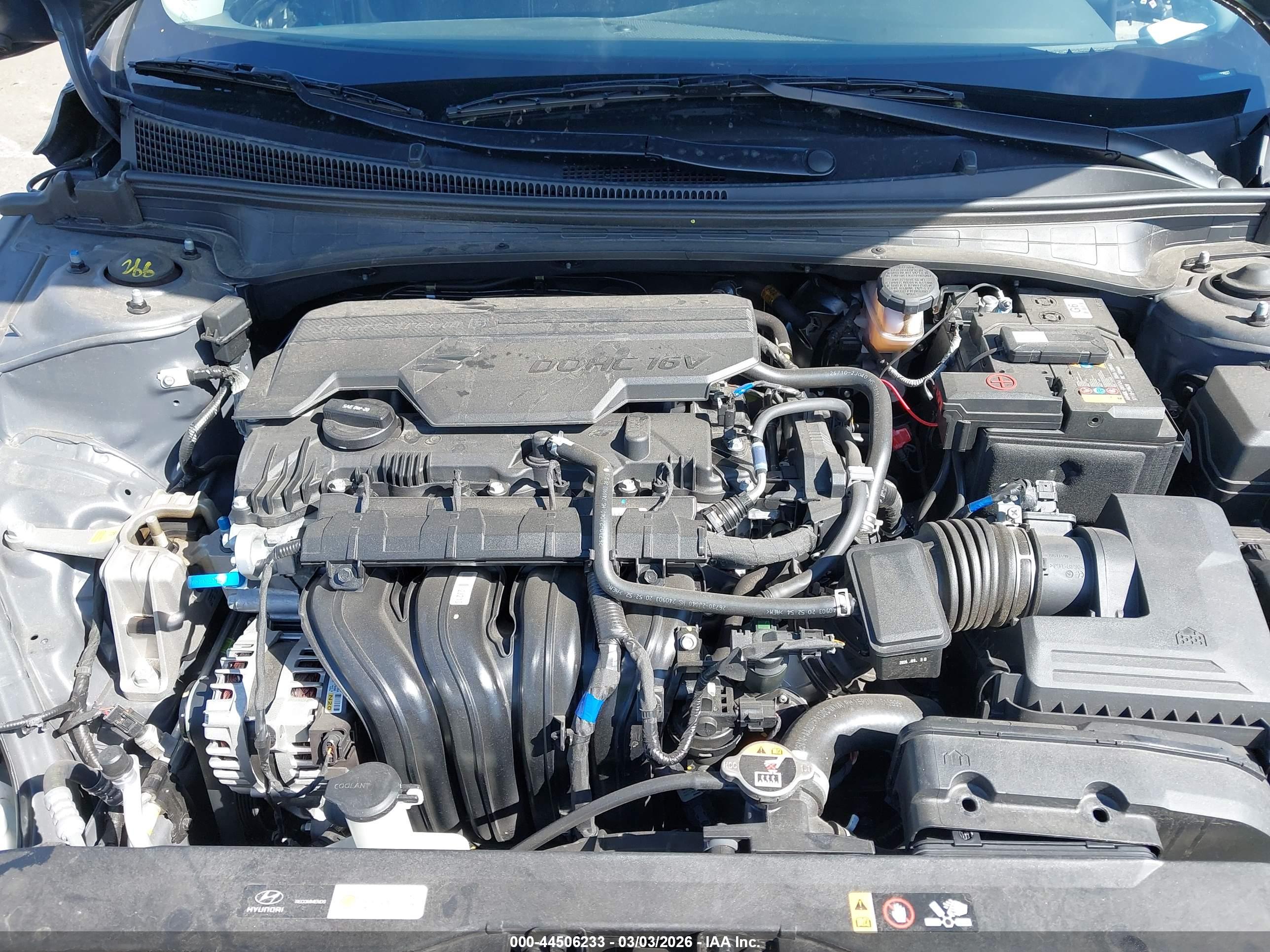 HYUNDAI ELANTRA image 10