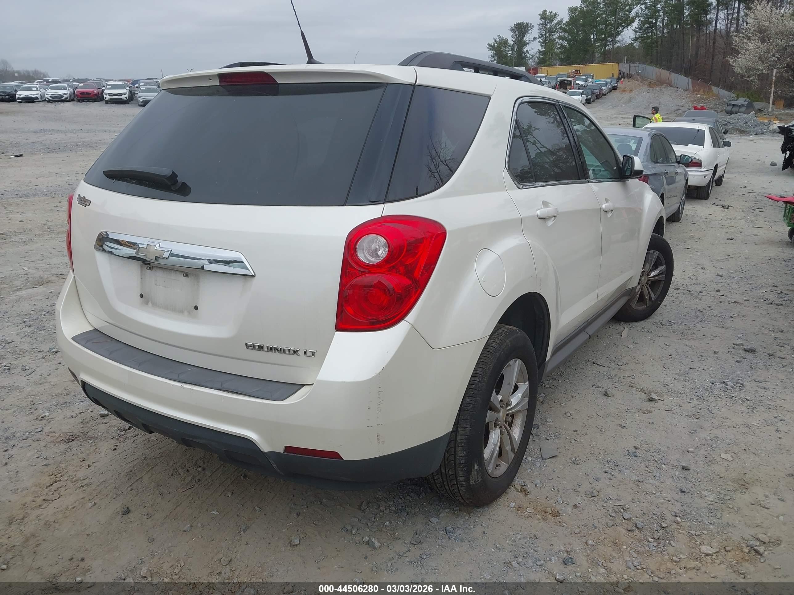 CHEVROLET EQUINOX image 4