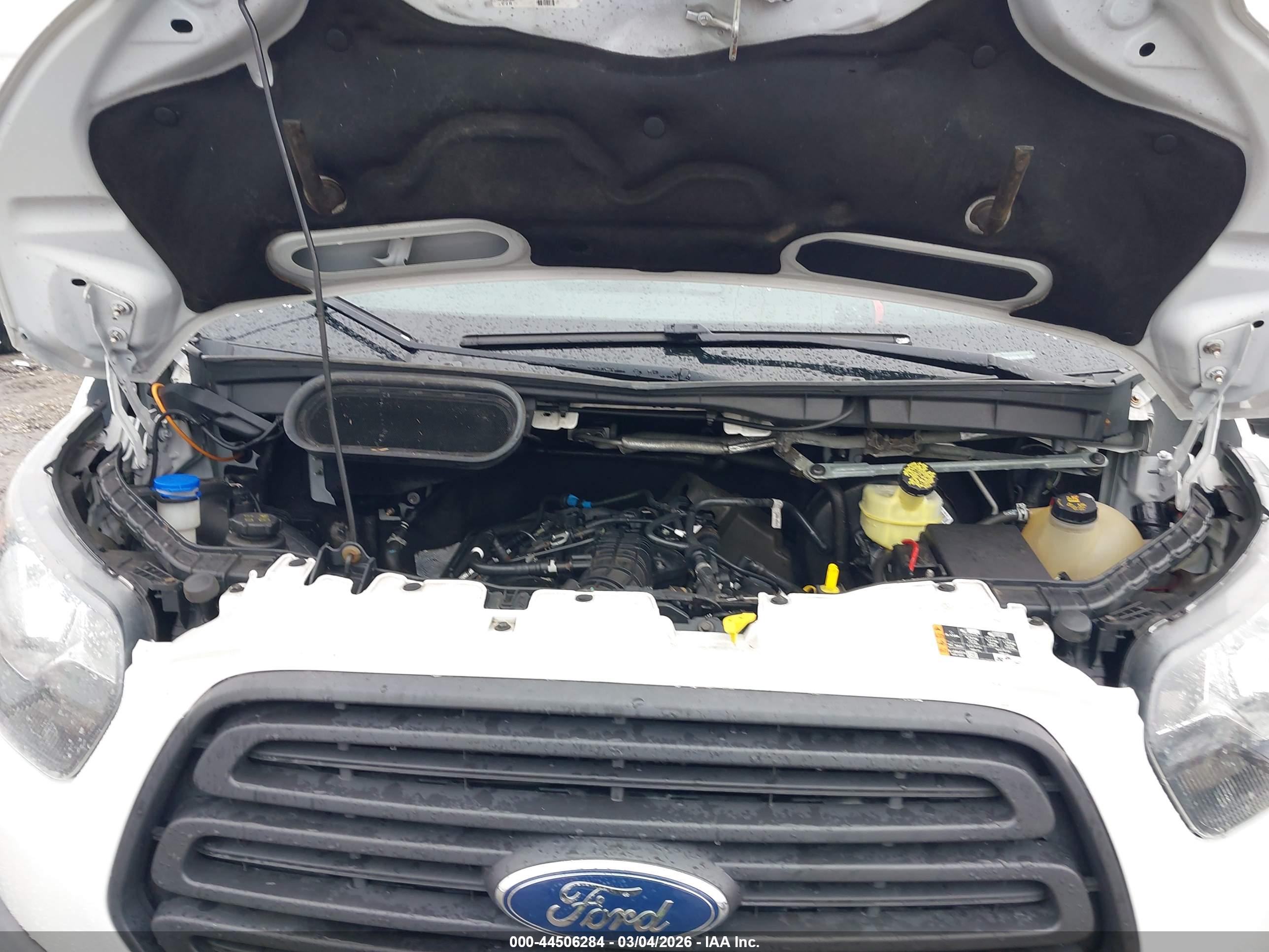 FORD TRANSIT-250 image 10