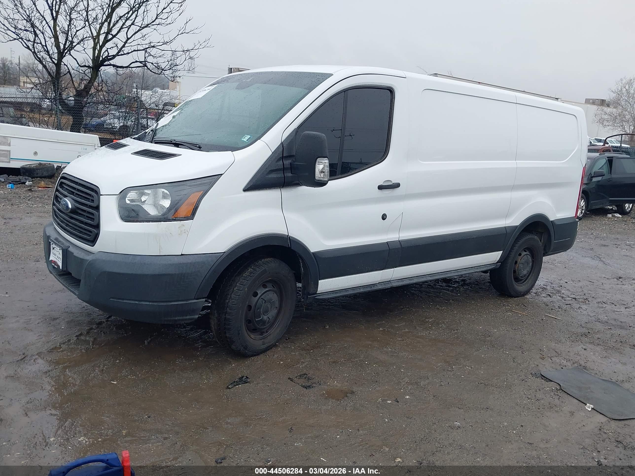 FORD TRANSIT-250 image 2