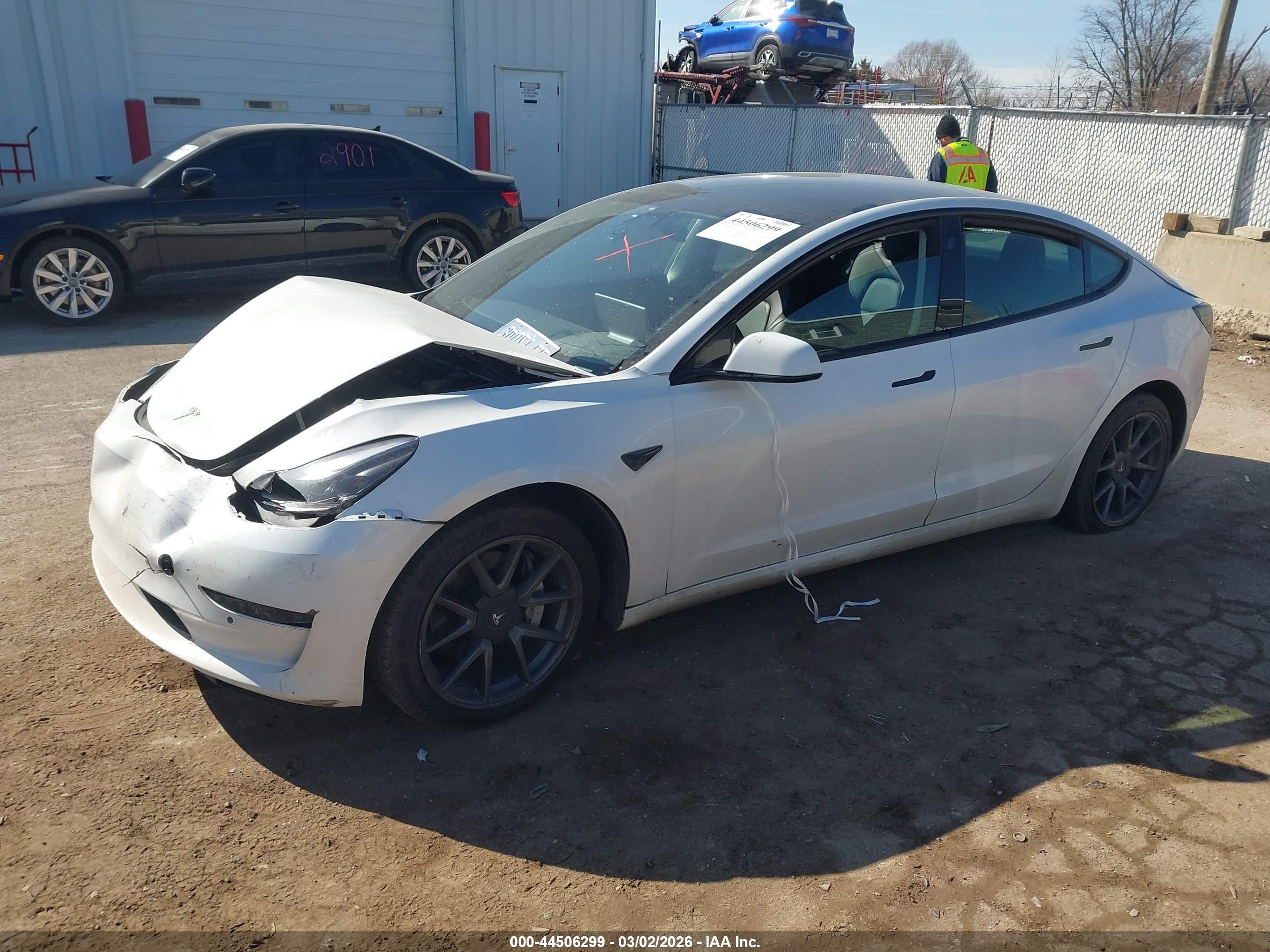 TESLA MODEL image 2