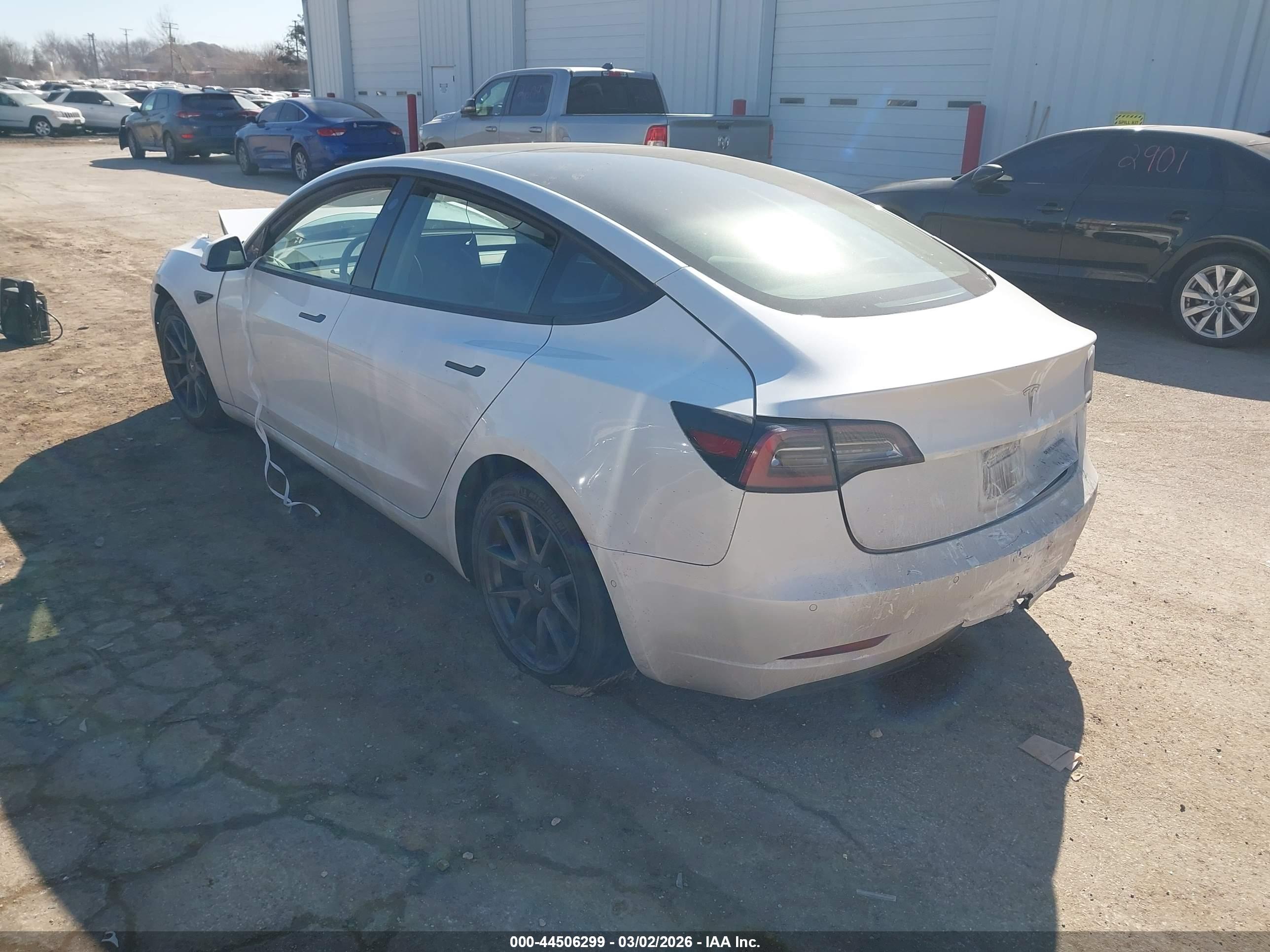 TESLA MODEL image 3
