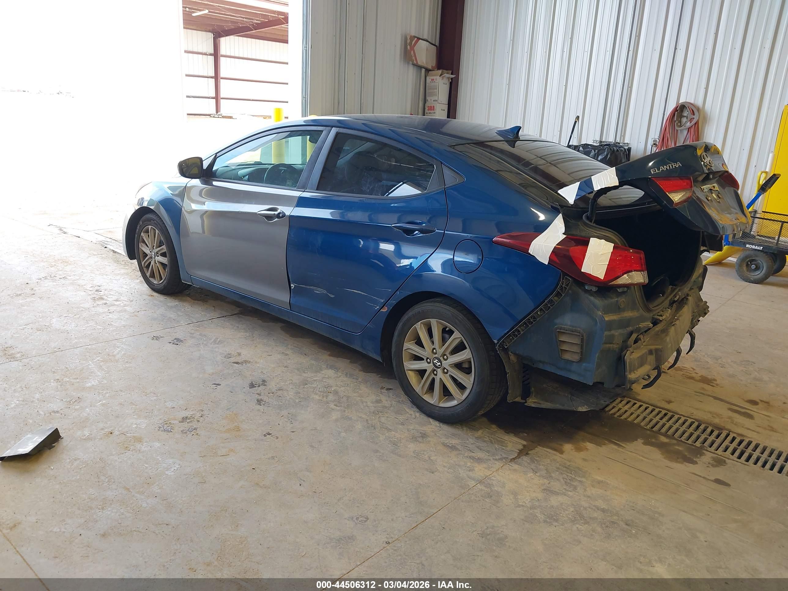 HYUNDAI ELANTRA image 3
