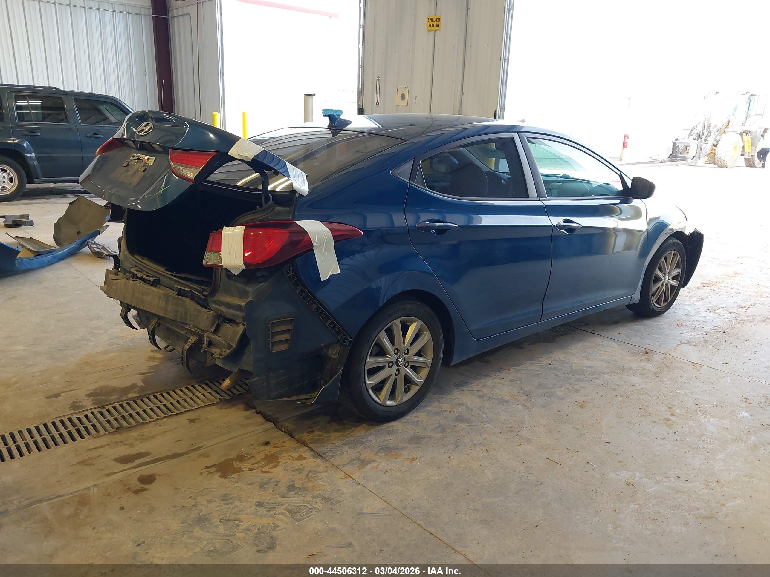 HYUNDAI ELANTRA image 4
