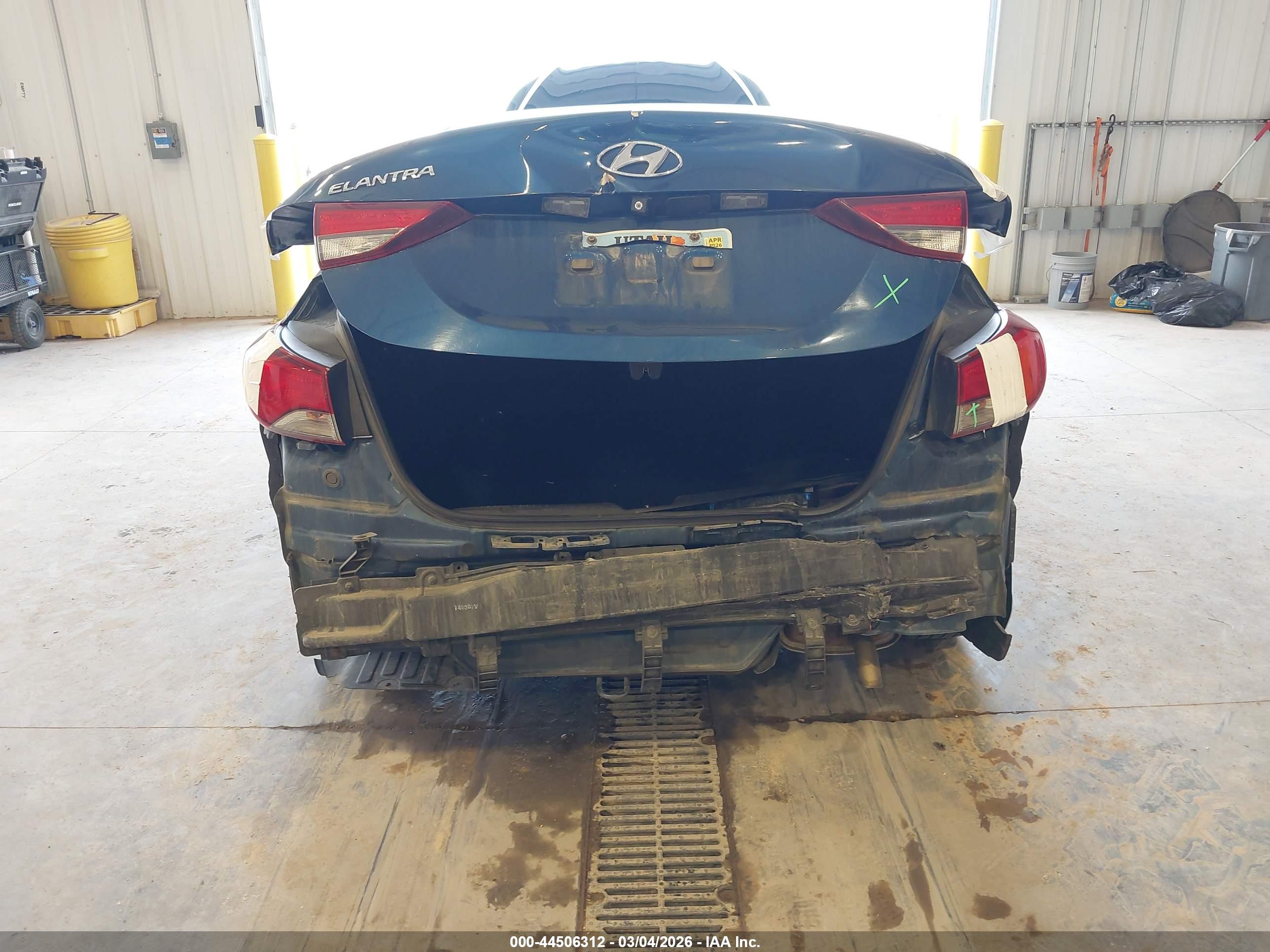 HYUNDAI ELANTRA image 6
