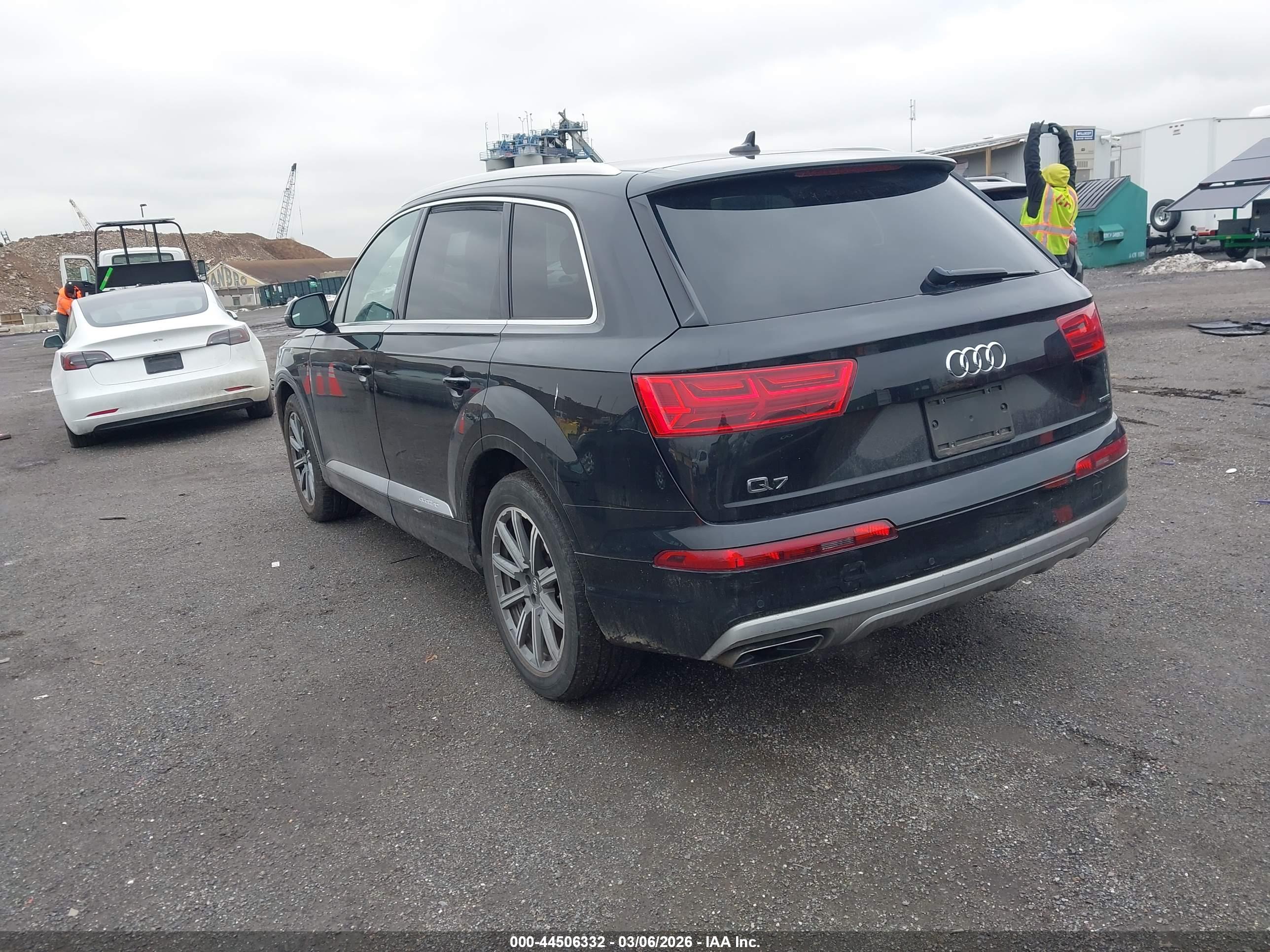 AUDI Q7 image 3