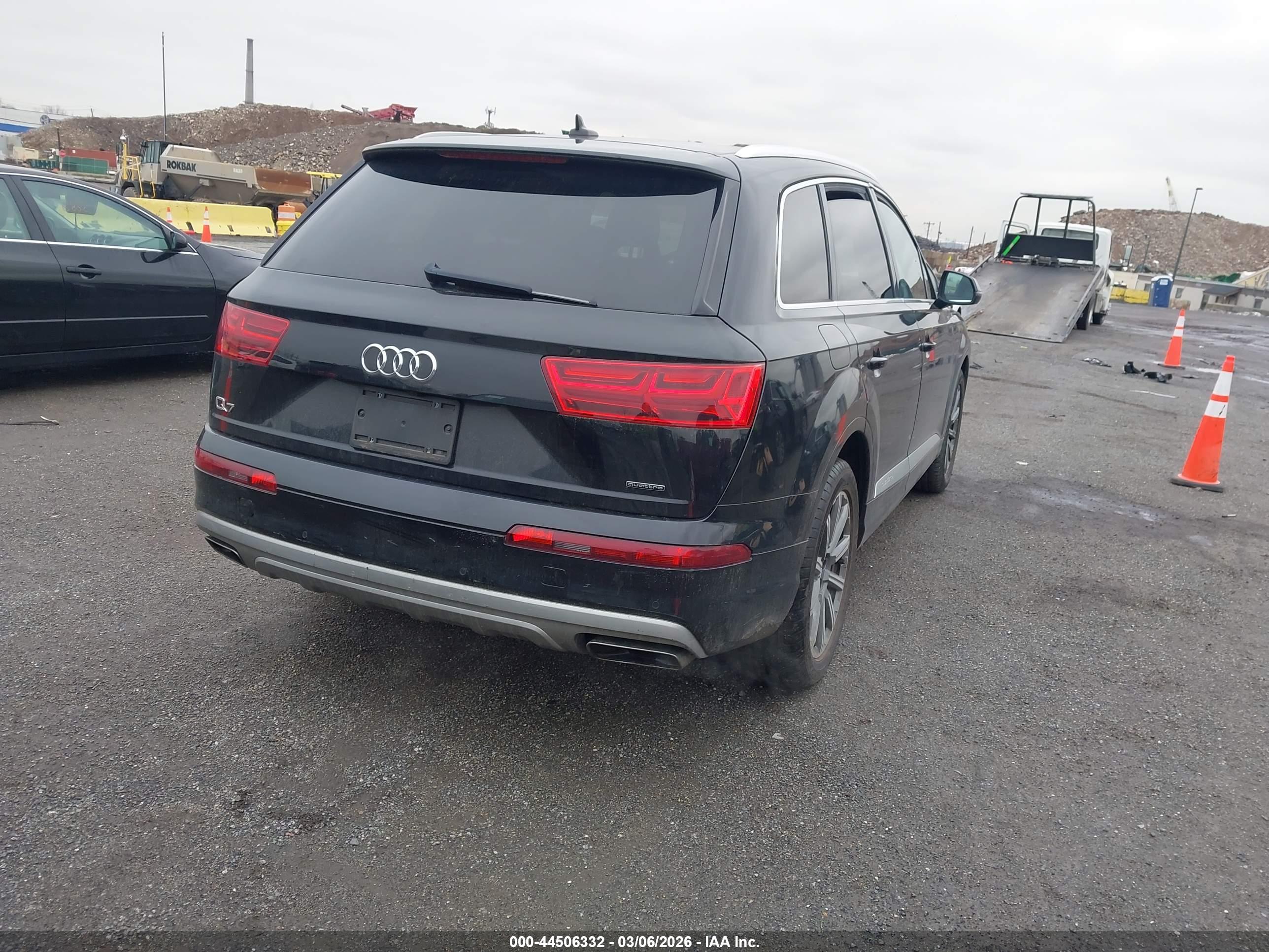AUDI Q7 image 4