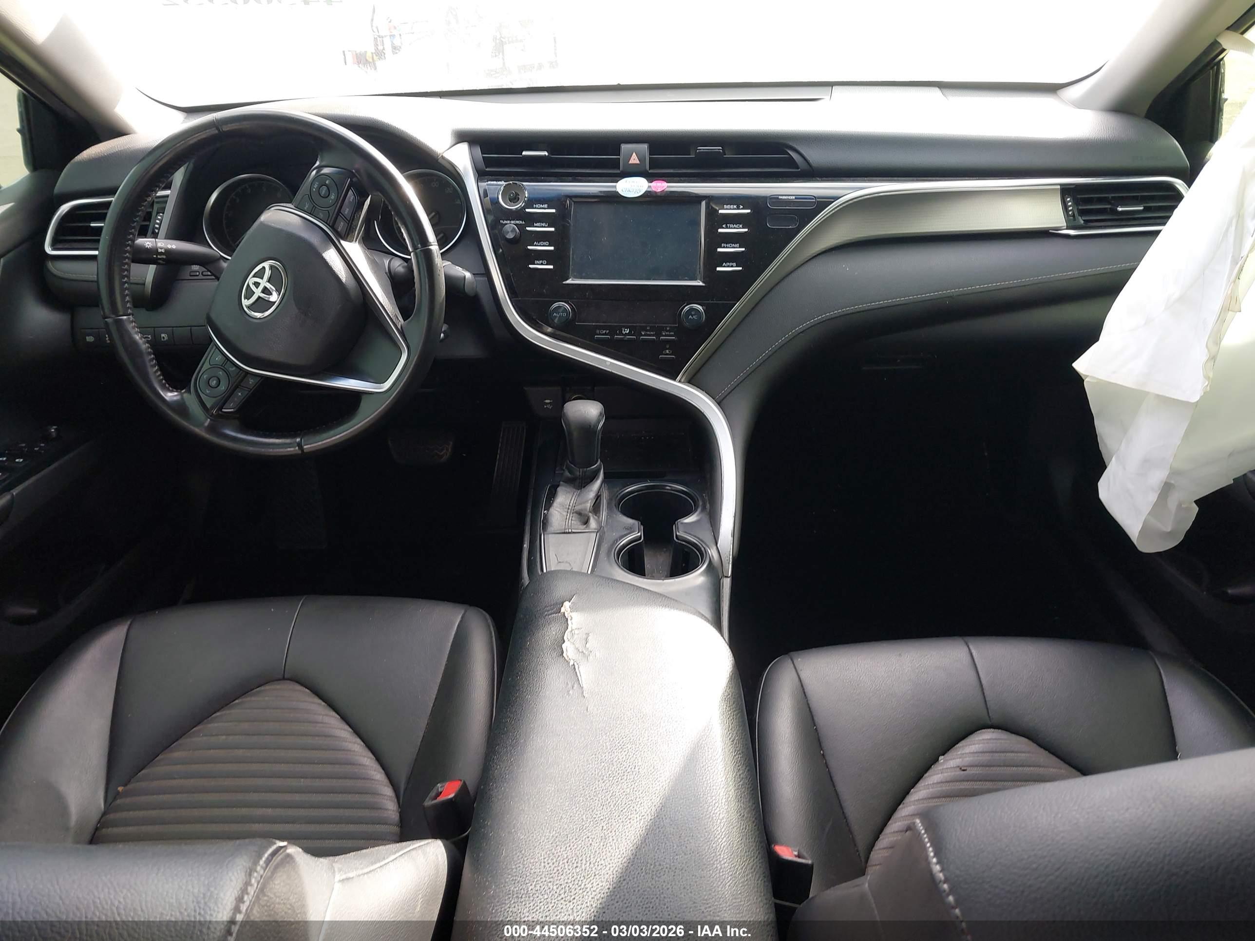 TOYOTA CAMRY image 5