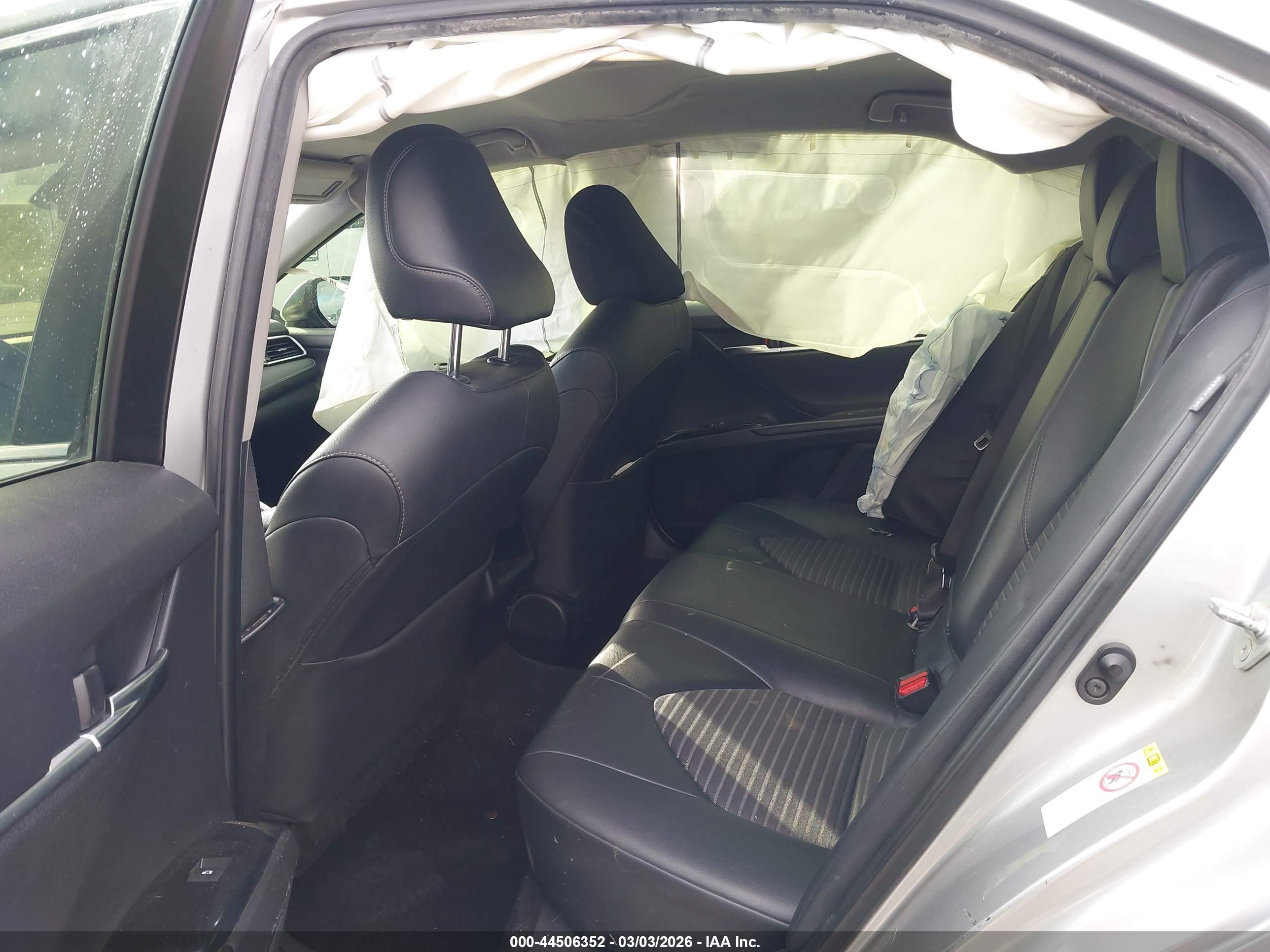TOYOTA CAMRY image 8